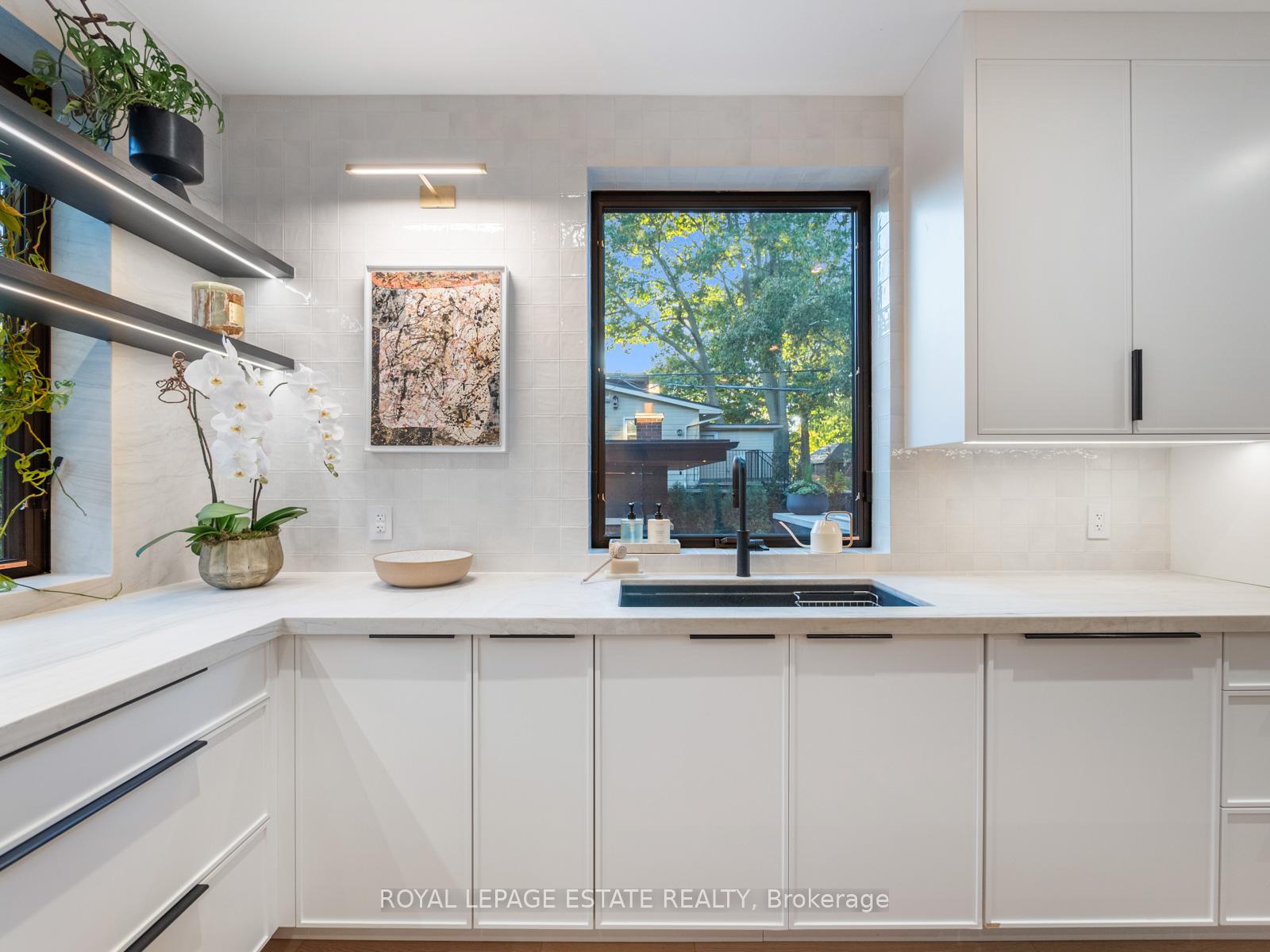 18 Munro Park Ave, Toronto, ON M4E3M3 | 4 Bedroom 5 Bathroom Detached House | Image 15