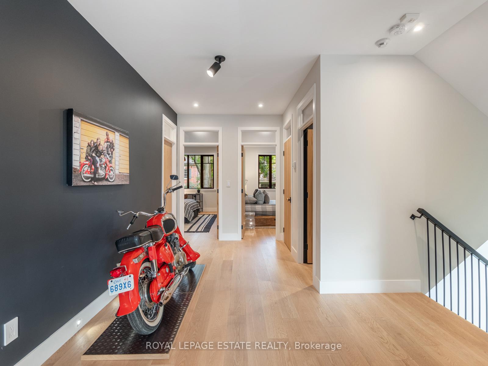 18 Munro Park Ave, Toronto, ON M4E3M3 | 4 Bedroom 5 Bathroom Detached House | Image 16