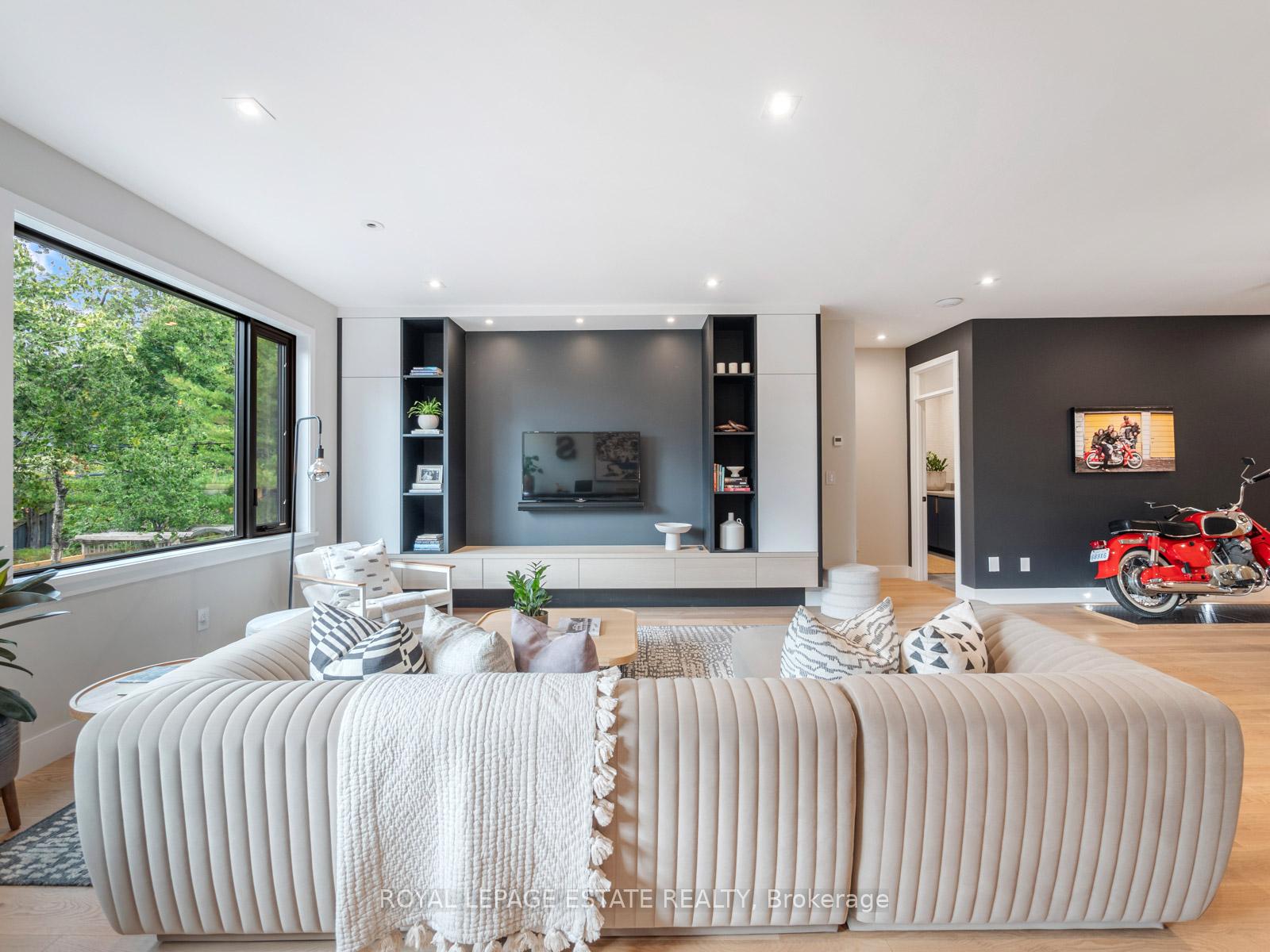 18 Munro Park Ave, Toronto, ON M4E3M3 | 4 Bedroom 5 Bathroom Detached House | Image 19