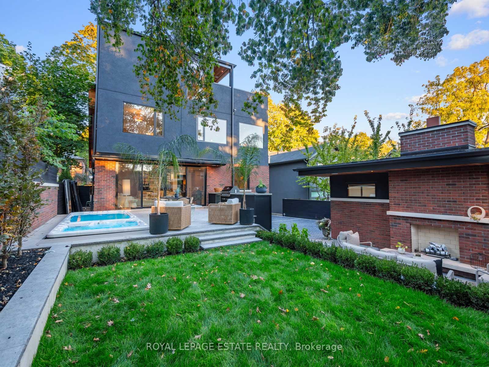 18 Munro Park Ave, Toronto, ON M4E3M3 | 4 Bedroom 5 Bathroom Detached House | Image 4