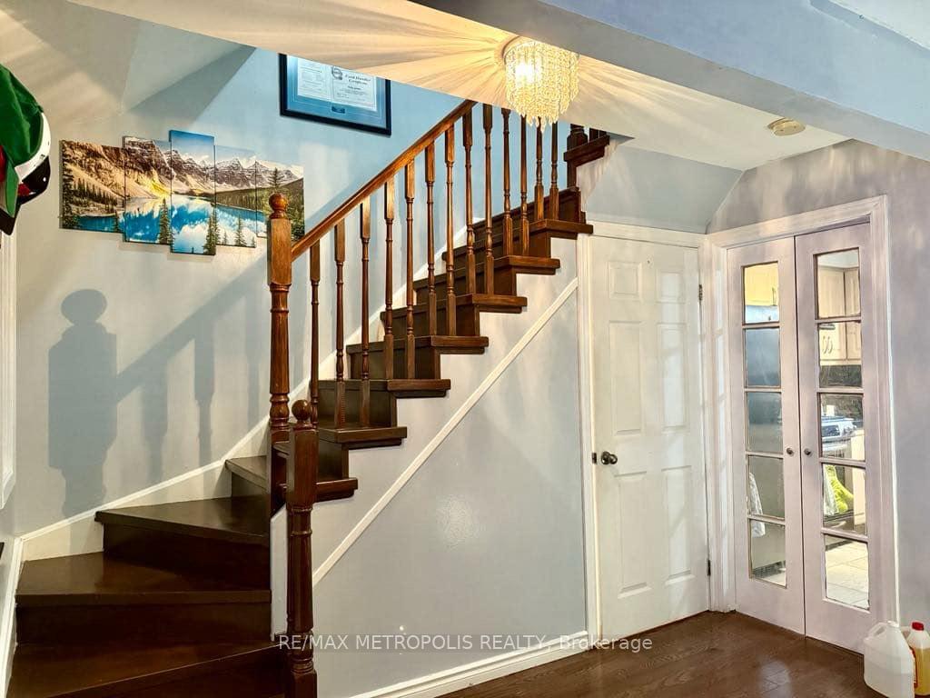 4 Shepmore Terr, Toronto, ON M1B3H4 | 3 Bedroom 2 Bathroom Detached House | Image 12