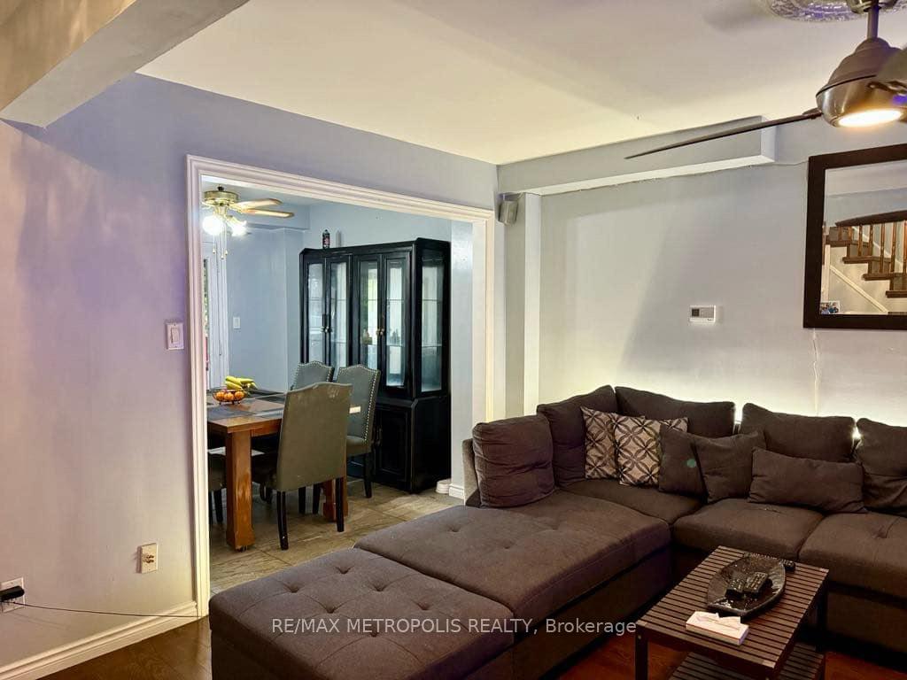 4 Shepmore Terr, Toronto, ON M1B3H4 | 3 Bedroom 2 Bathroom Detached House | Image 14