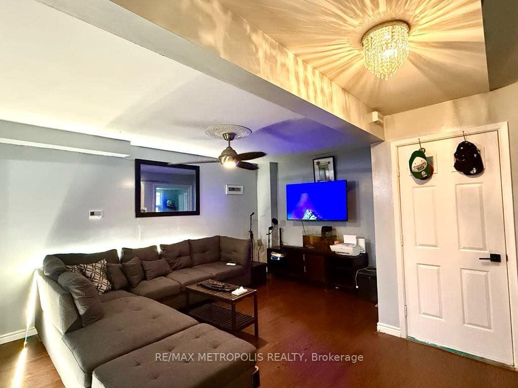 4 Shepmore Terr, Toronto, ON M1B3H4 | 3 Bedroom 2 Bathroom Detached House | Image 15