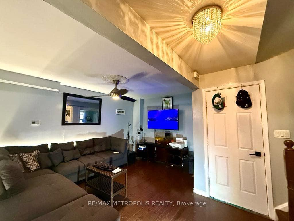 4 Shepmore Terr, Toronto, ON M1B3H4 | 3 Bedroom 2 Bathroom Detached House | Image 17