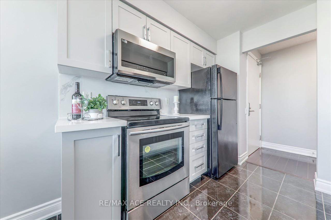 #2009 - 61 Town Centre Crt, Toronto, ON M1P5C5 | 2 Bedroom 2 Bathroom Condo Apt | Image 15