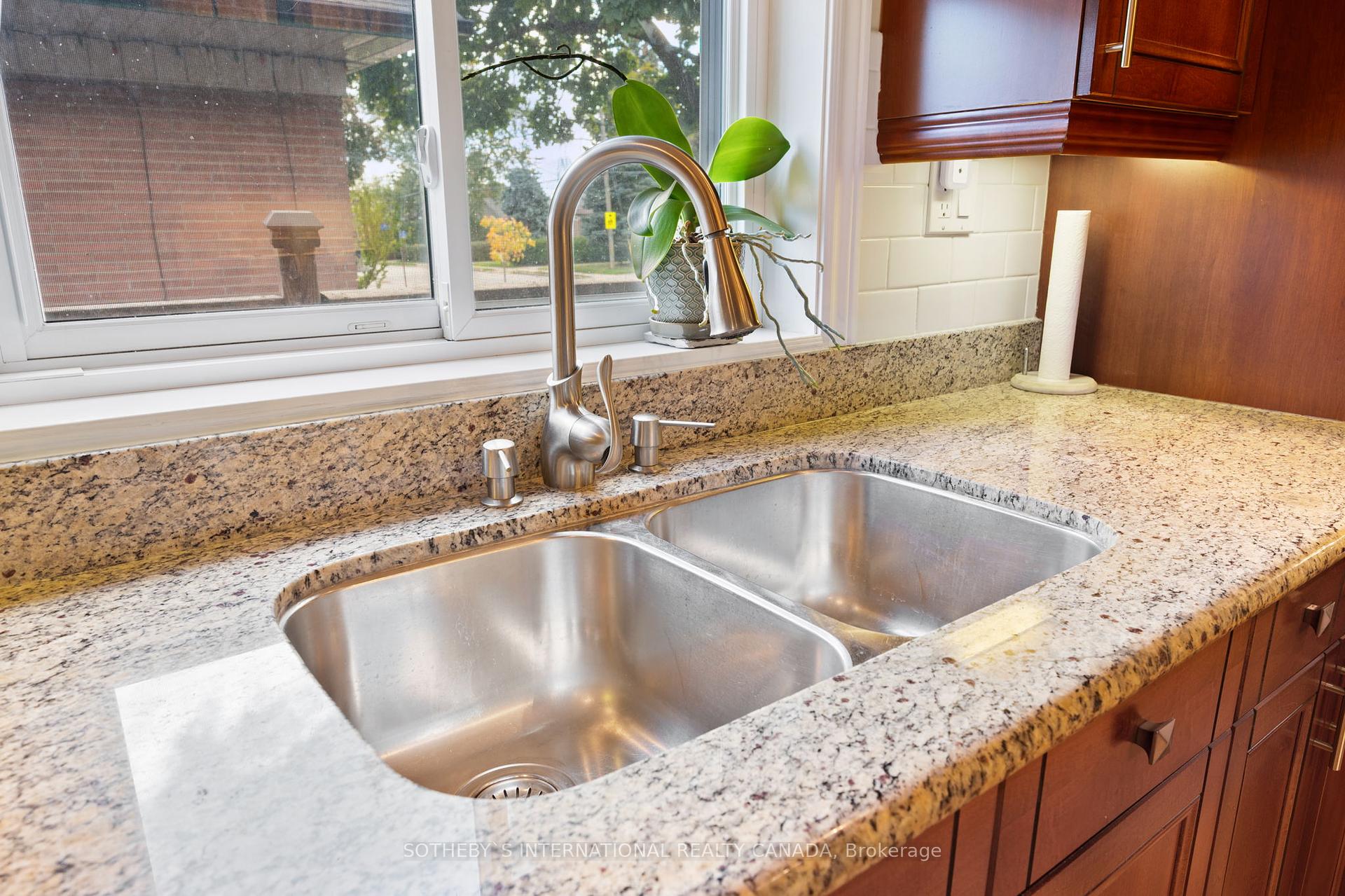 101 Crocus Dr, Toronto, ON M1R4T3 | 3 Bedroom 2 Bathroom Detached House | Image 13