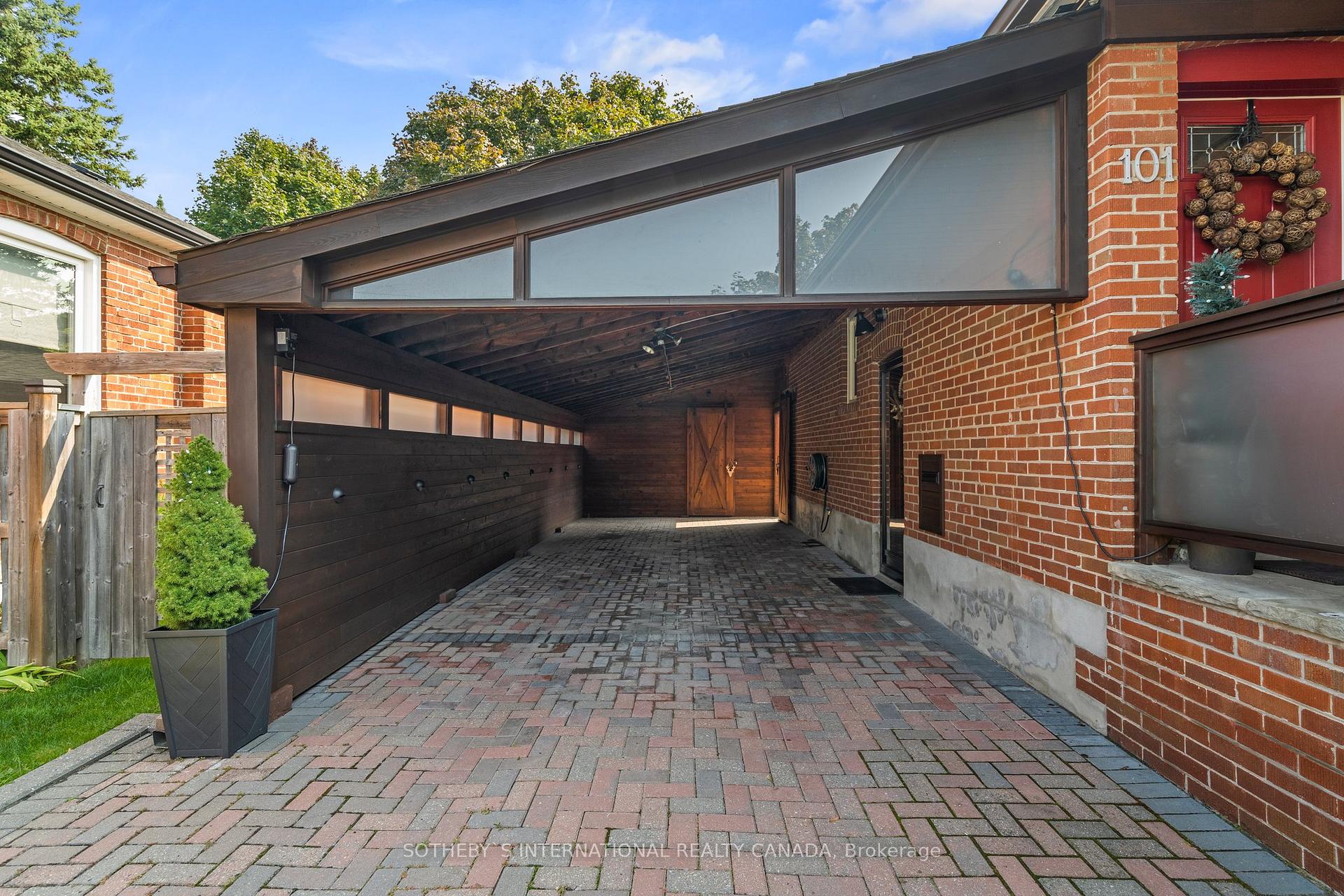 101 Crocus Dr, Toronto, ON M1R4T3 | 3 Bedroom 2 Bathroom Detached House | Image 4