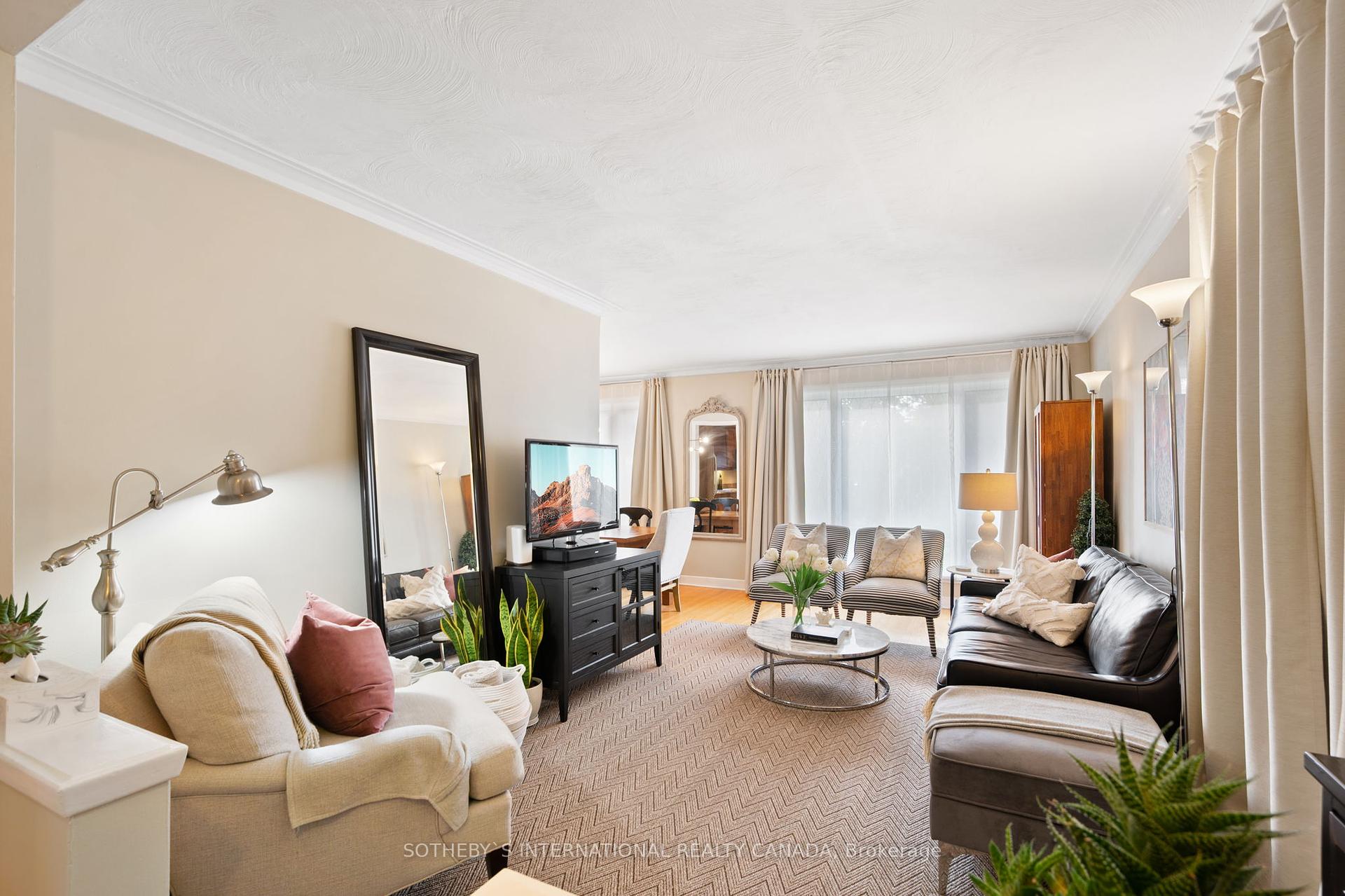 101 Crocus Dr, Toronto, ON M1R4T3 | 3 Bedroom 2 Bathroom Detached House | Image 5