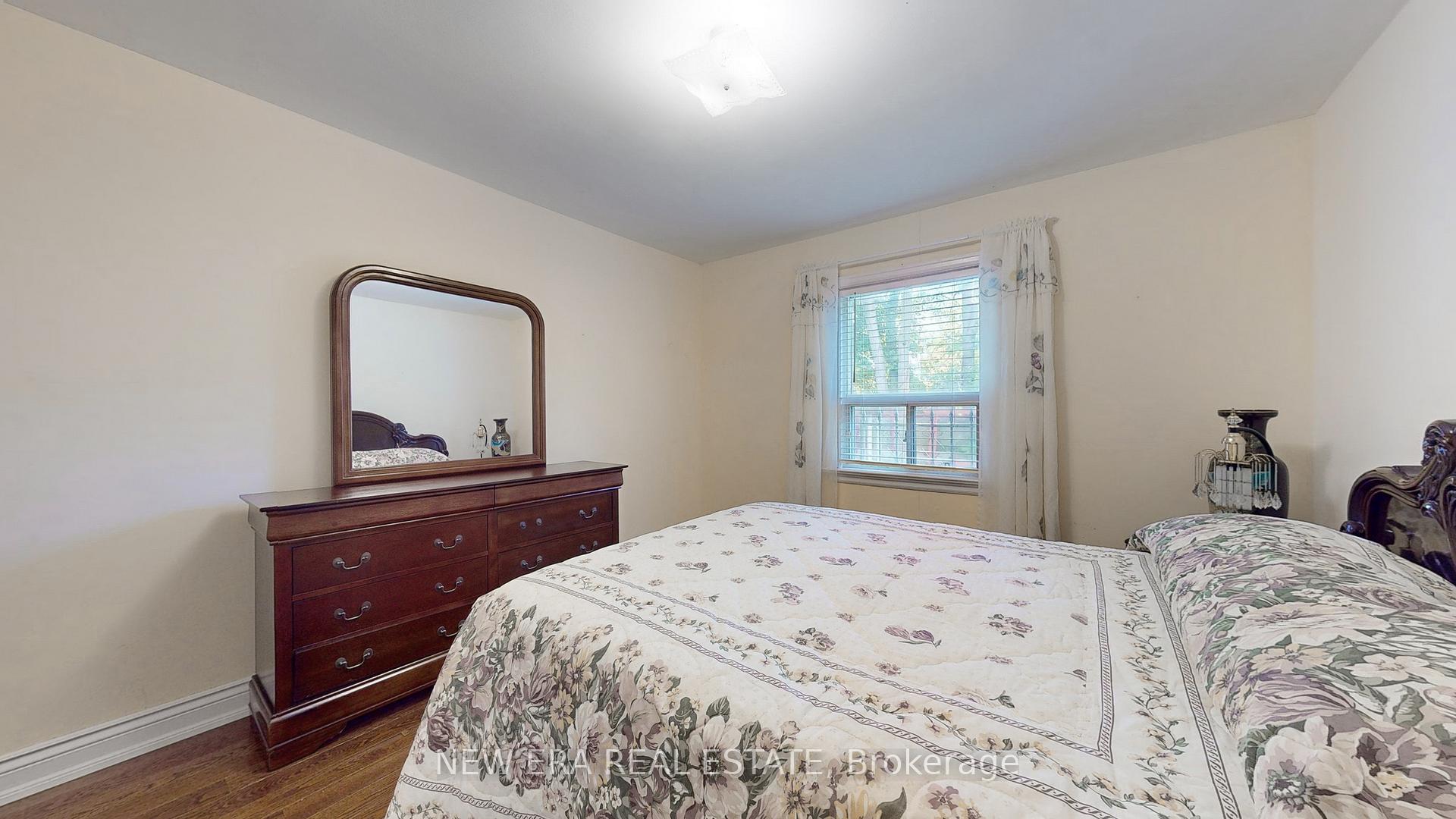 1 Fairbourne Cres, Toronto, ON M1L3M6 | 2 Bedroom 2 Bathroom Detached House | Image 14