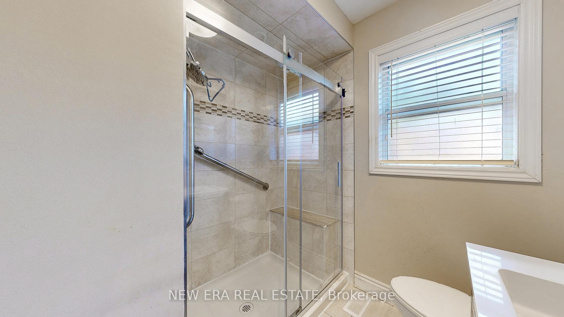 1 Fairbourne Cres, Toronto, ON M1L3M6 | 2 Bedroom 2 Bathroom Detached House | Image 17