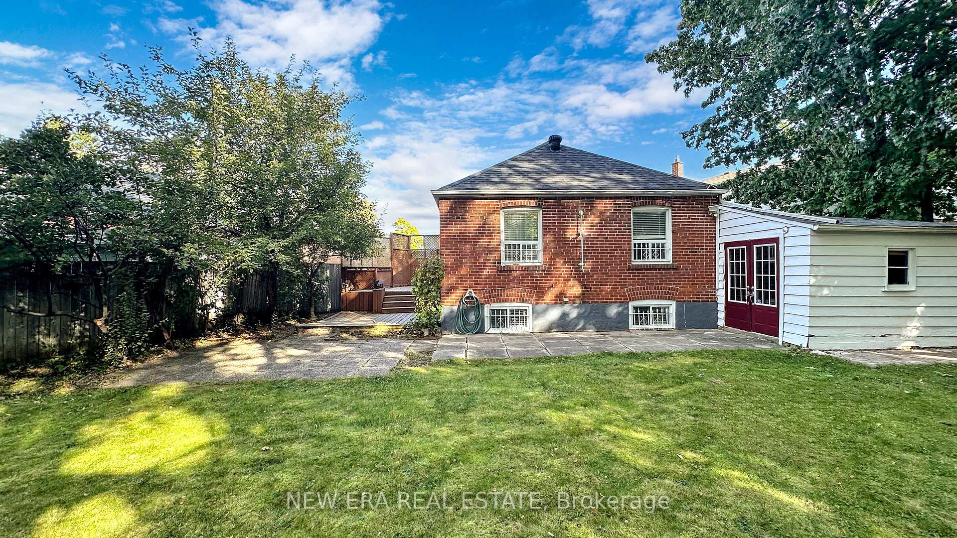 1 Fairbourne Cres, Toronto, ON M1L3M6 | 2 Bedroom 2 Bathroom Detached House | Image 27