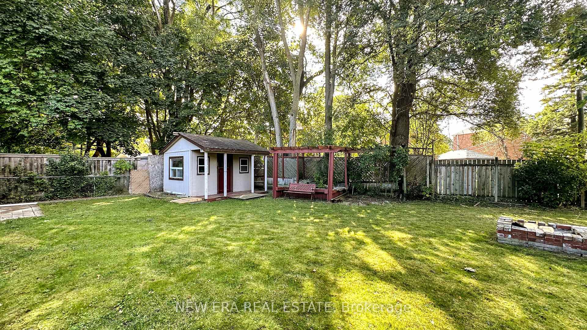 1 Fairbourne Cres, Toronto, ON M1L3M6 | 2 Bedroom 2 Bathroom Detached House | Image 29