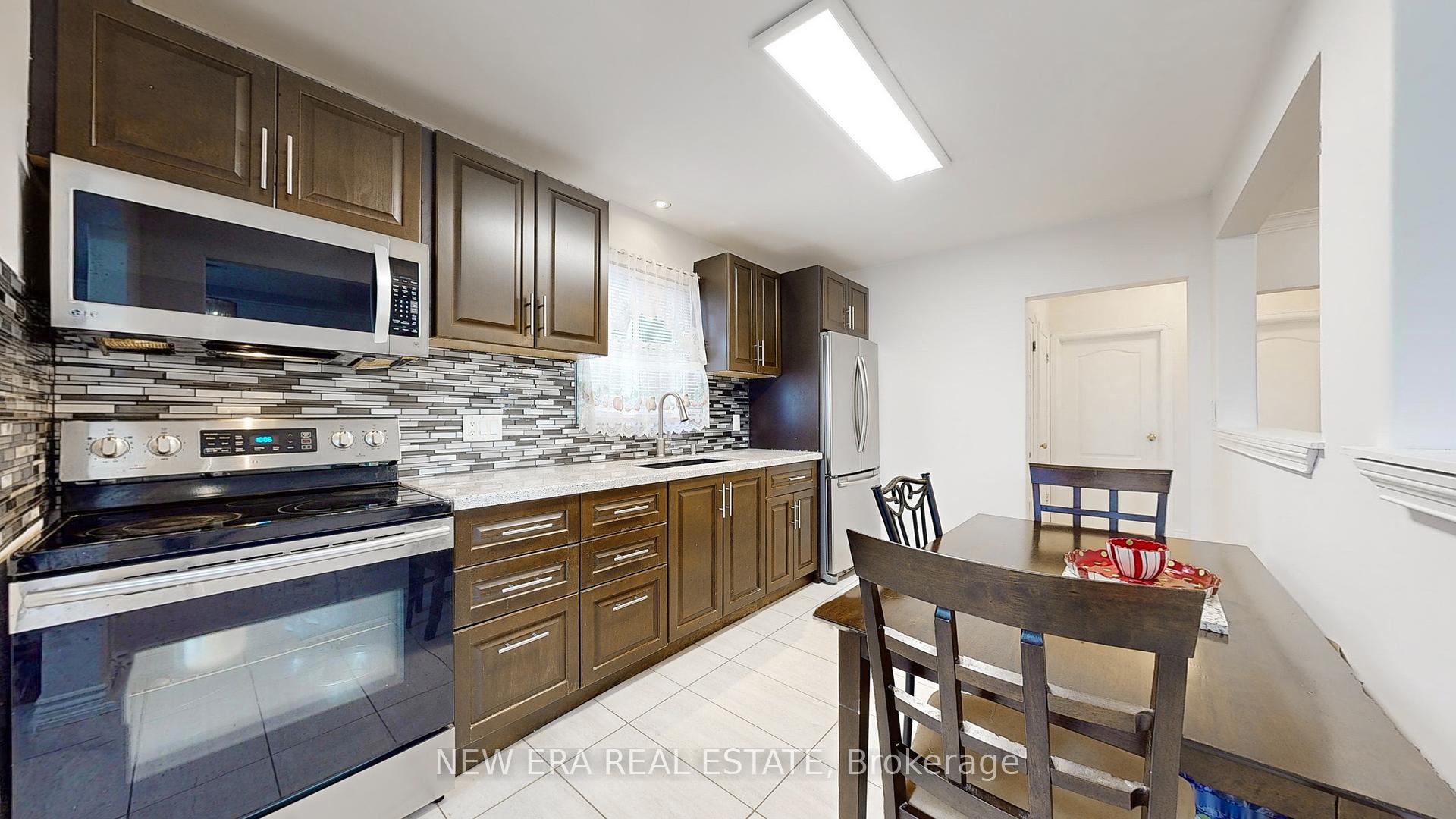 1 Fairbourne Cres, Toronto, ON M1L3M6 | 2 Bedroom 2 Bathroom Detached House | Image 8