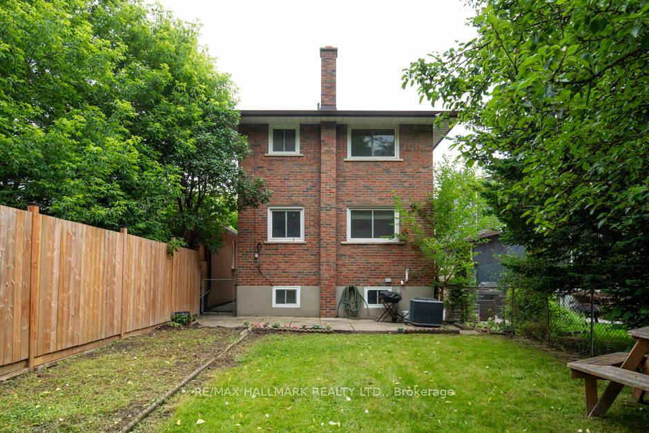 40 Claremore Ave, Toronto, ON M1N3R9 | 3 Bedroom 2 Bathroom Detached House | Image 15