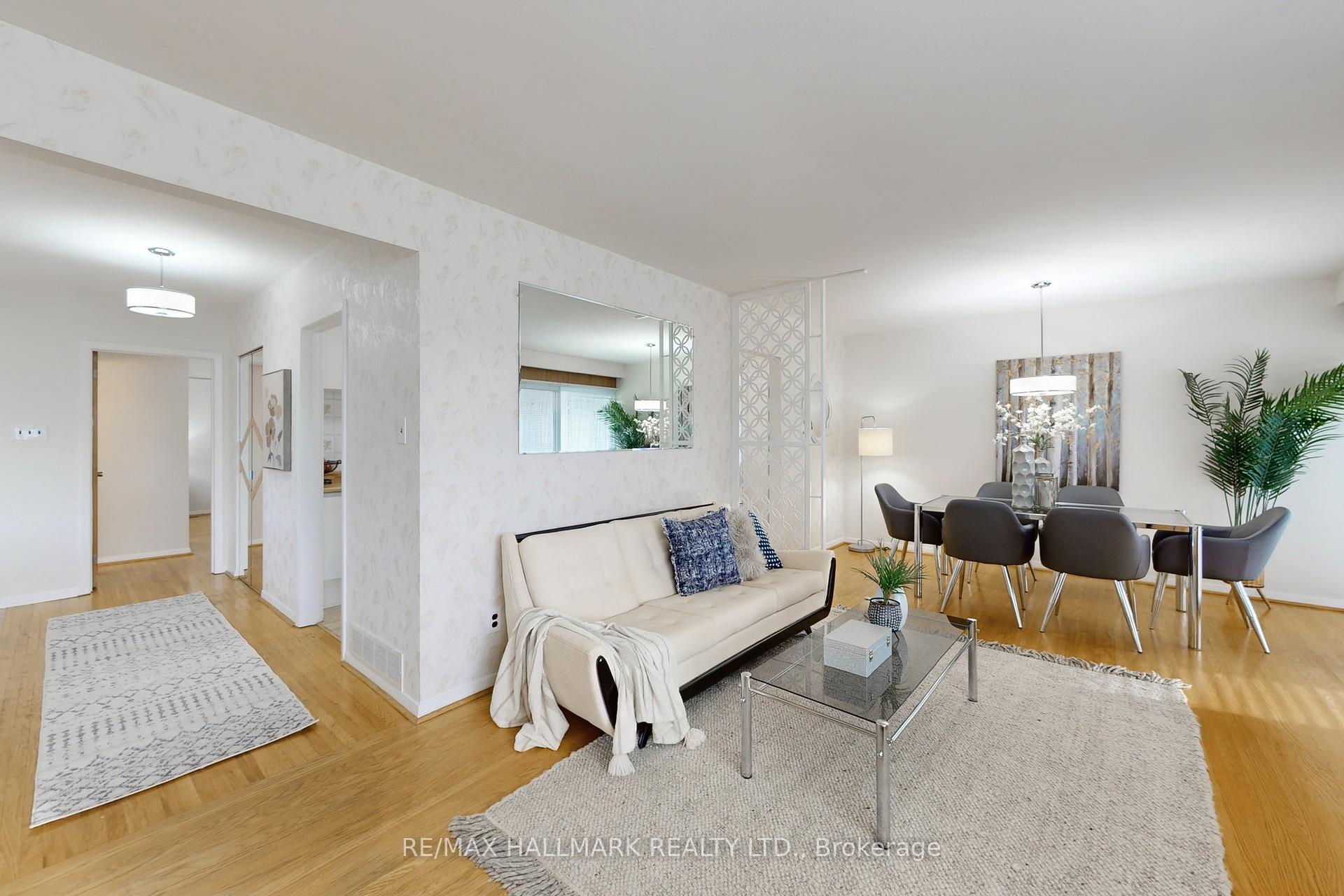 33 Shoreland Cres, Toronto, ON M1G1M4 | 3 Bedroom 1 Bathroom Detached House | Image 11