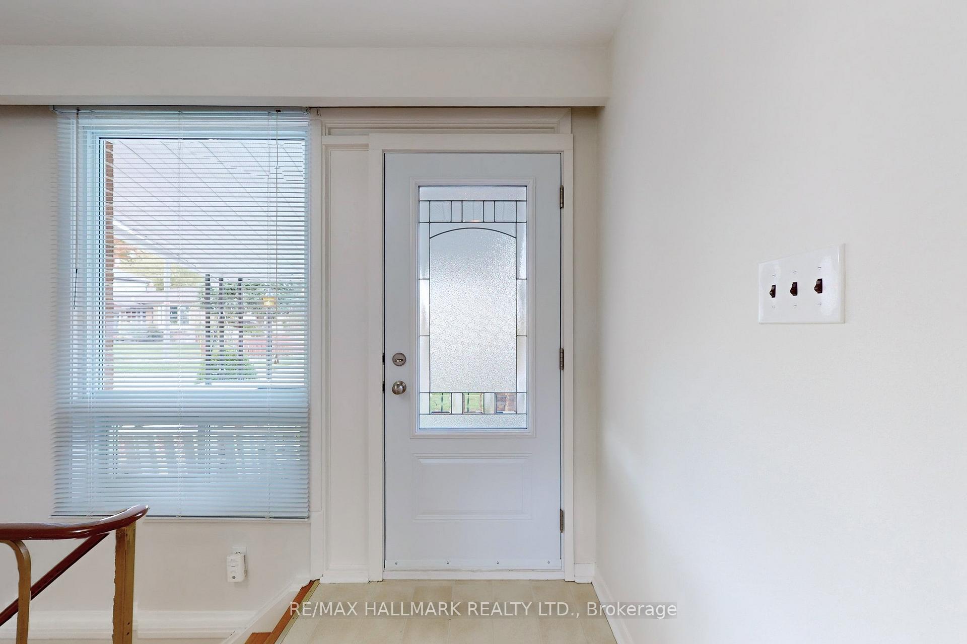 33 Shoreland Cres, Toronto, ON M1G1M4 | 3 Bedroom 1 Bathroom Detached House | Image 6