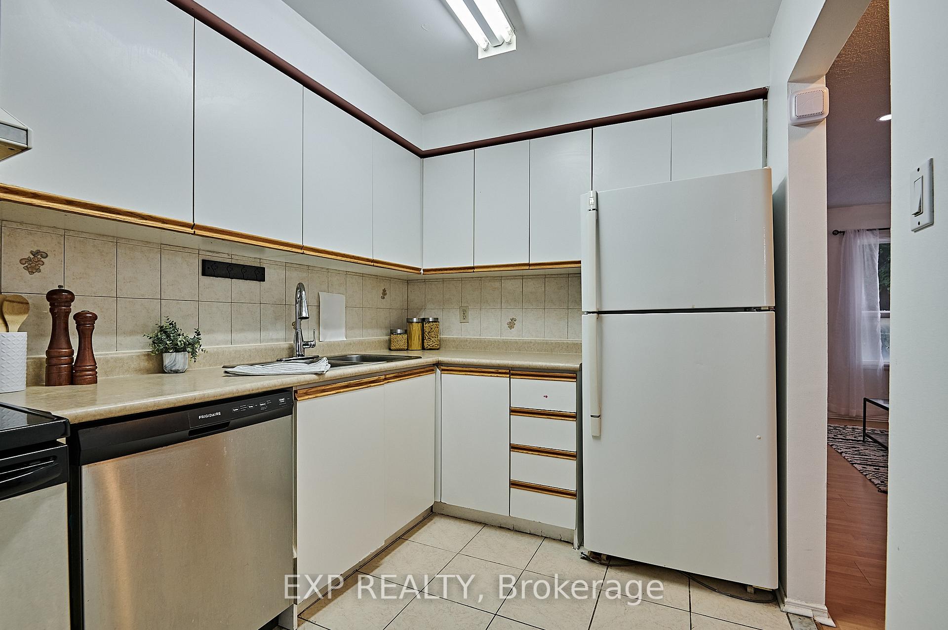 #67 - 200 Murison Blvd, Toronto, ON M1B3R9 | 3 Bedroom 2 Bathroom Condo Townhouse | Image 9