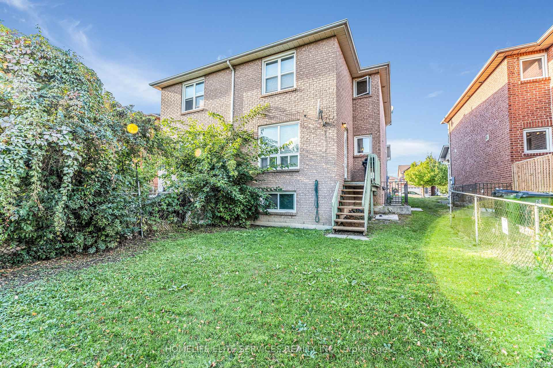 9 Lenthall Ave, Toronto, ON M1B2C7 | 3 Bedroom 4 Bathroom Semi-Detached House | Image 4
