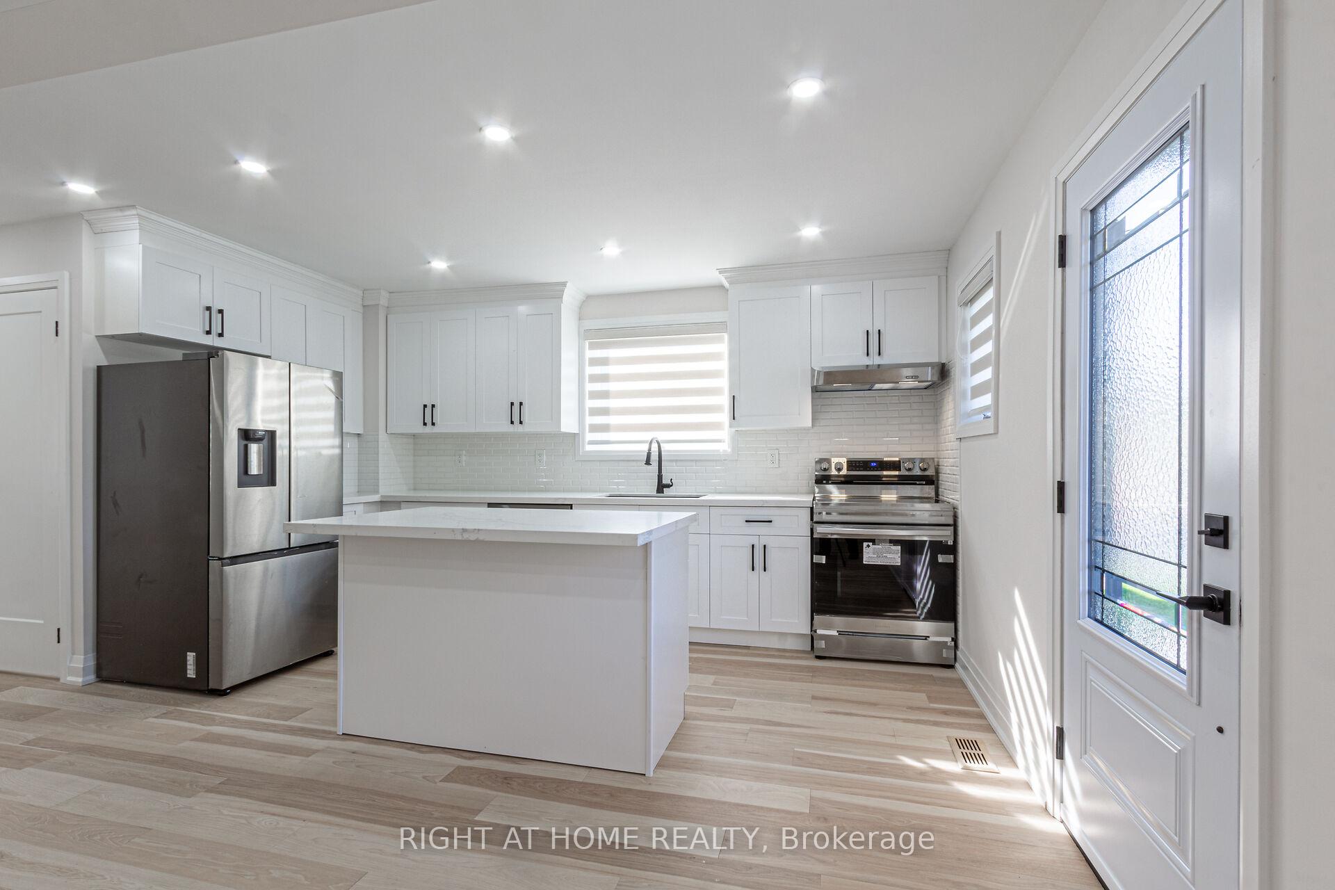 961 Victoria Pk Ave, Toronto, ON M4B2J4 | 2 Bedroom 2 Bathroom Detached House | Image 1