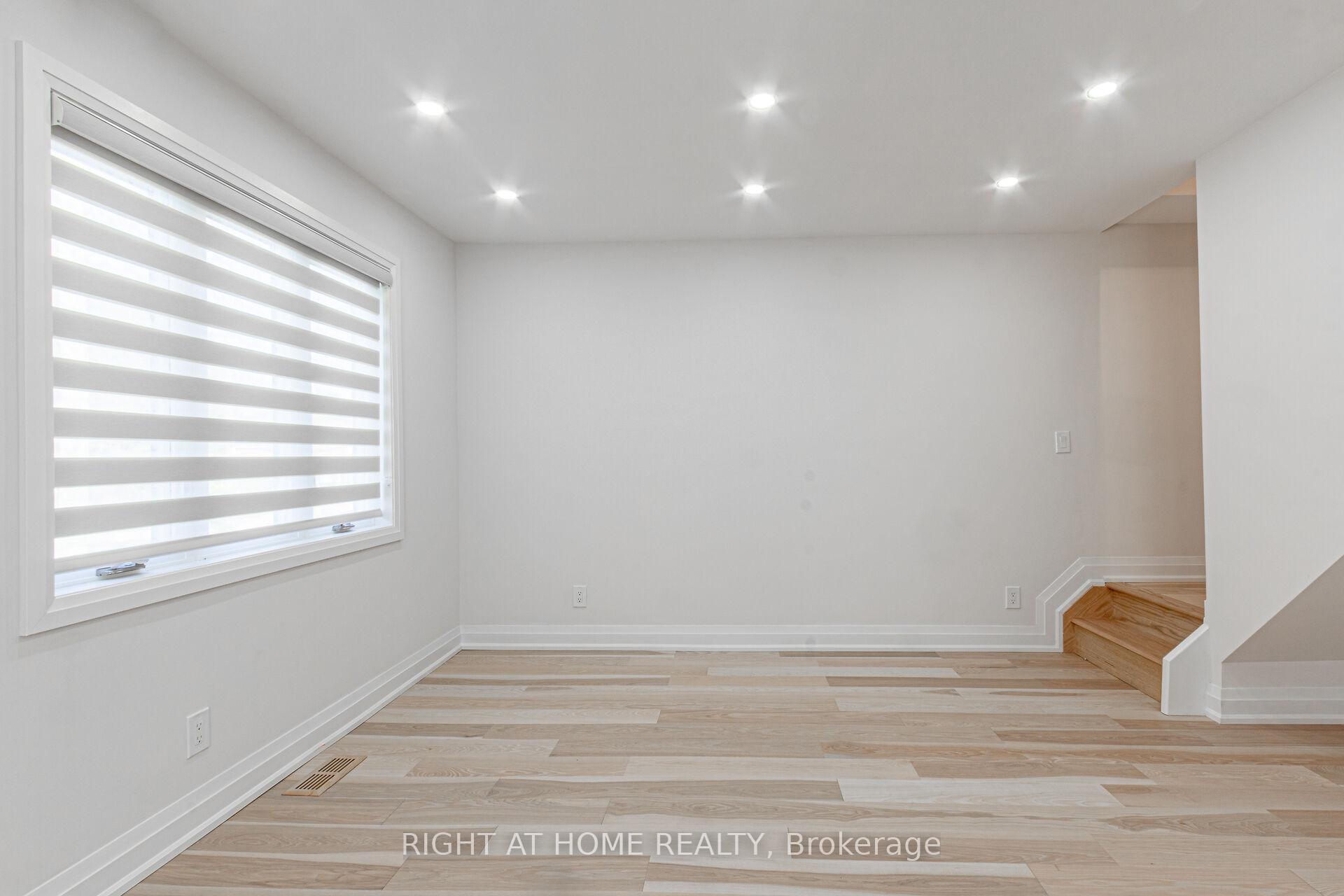 961 Victoria Pk Ave, Toronto, ON M4B2J4 | 2 Bedroom 2 Bathroom Detached House | Image 12