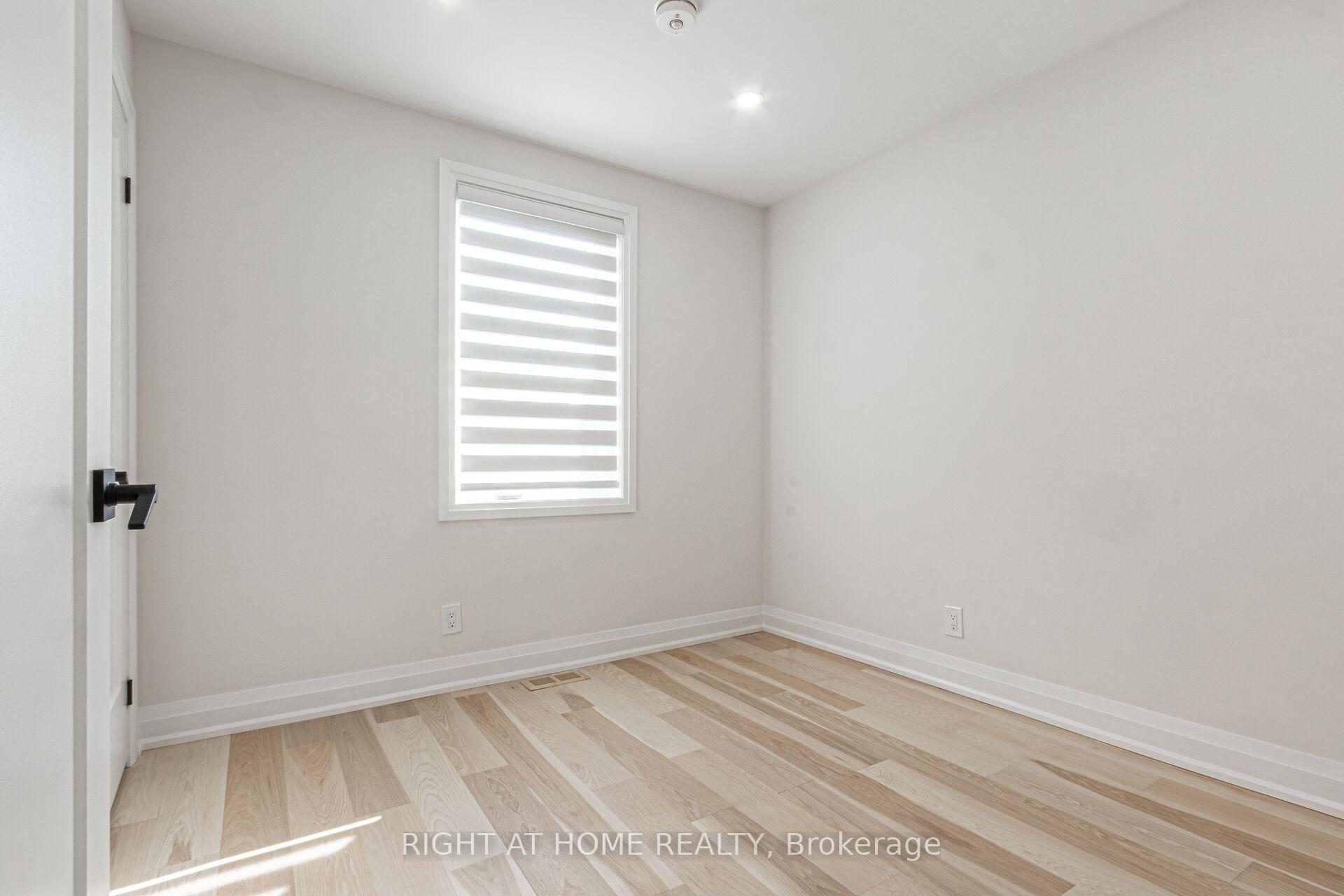 961 Victoria Pk Ave, Toronto, ON M4B2J4 | 2 Bedroom 2 Bathroom Detached House | Image 14