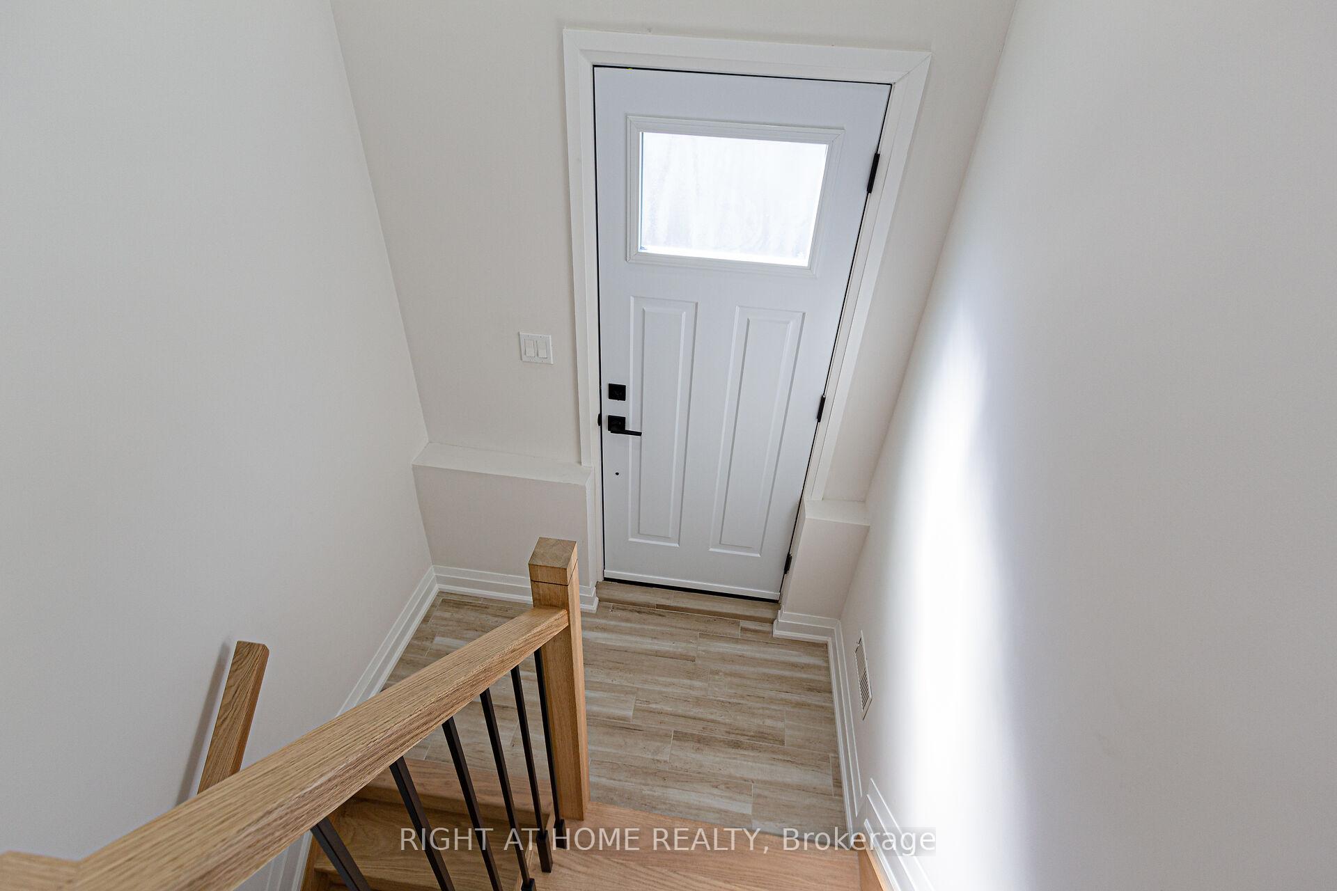 961 Victoria Pk Ave, Toronto, ON M4B2J4 | 2 Bedroom 2 Bathroom Detached House | Image 23