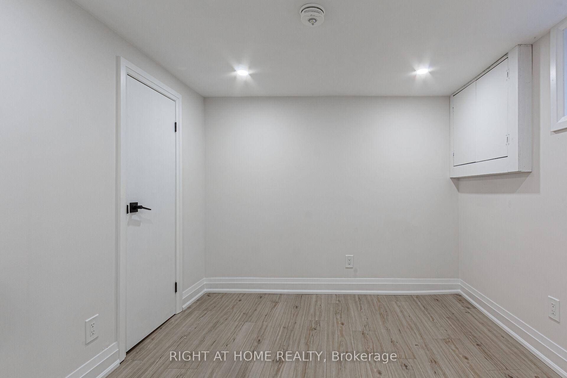 961 Victoria Pk Ave, Toronto, ON M4B2J4 | 2 Bedroom 2 Bathroom Detached House | Image 25