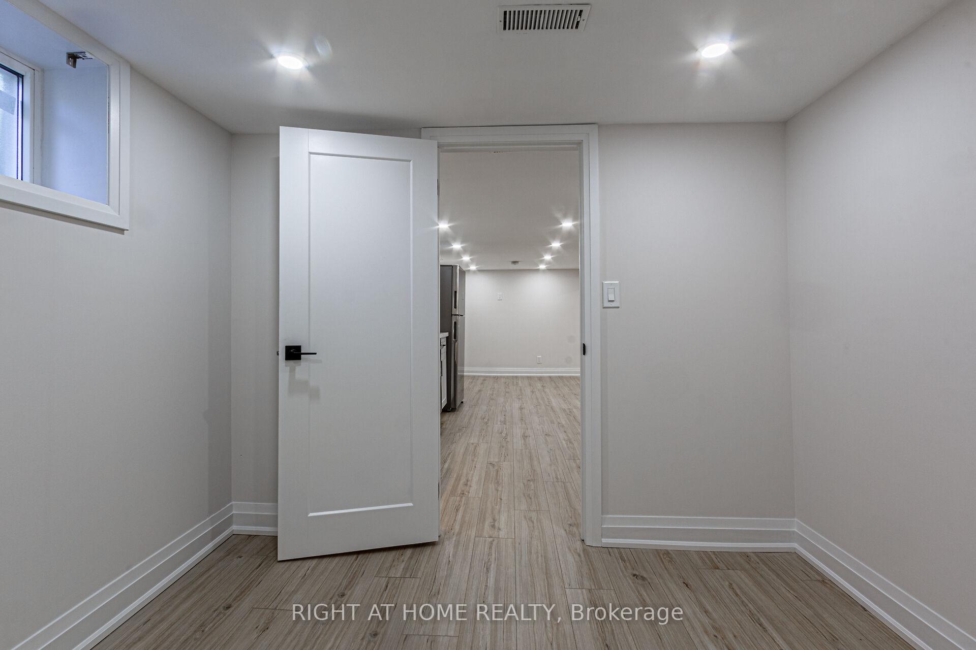 961 Victoria Pk Ave, Toronto, ON M4B2J4 | 2 Bedroom 2 Bathroom Detached House | Image 26