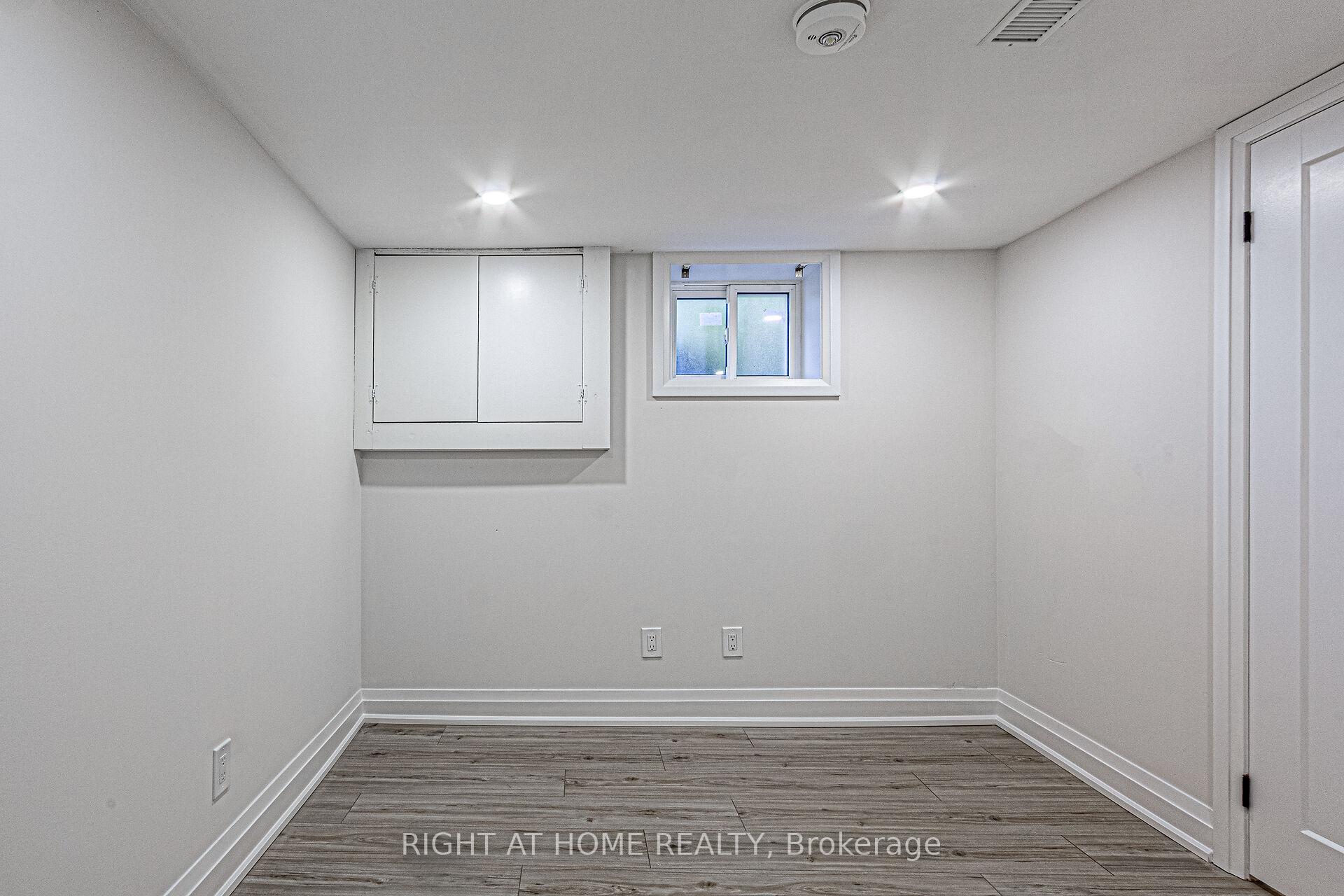 961 Victoria Pk Ave, Toronto, ON M4B2J4 | 2 Bedroom 2 Bathroom Detached House | Image 27