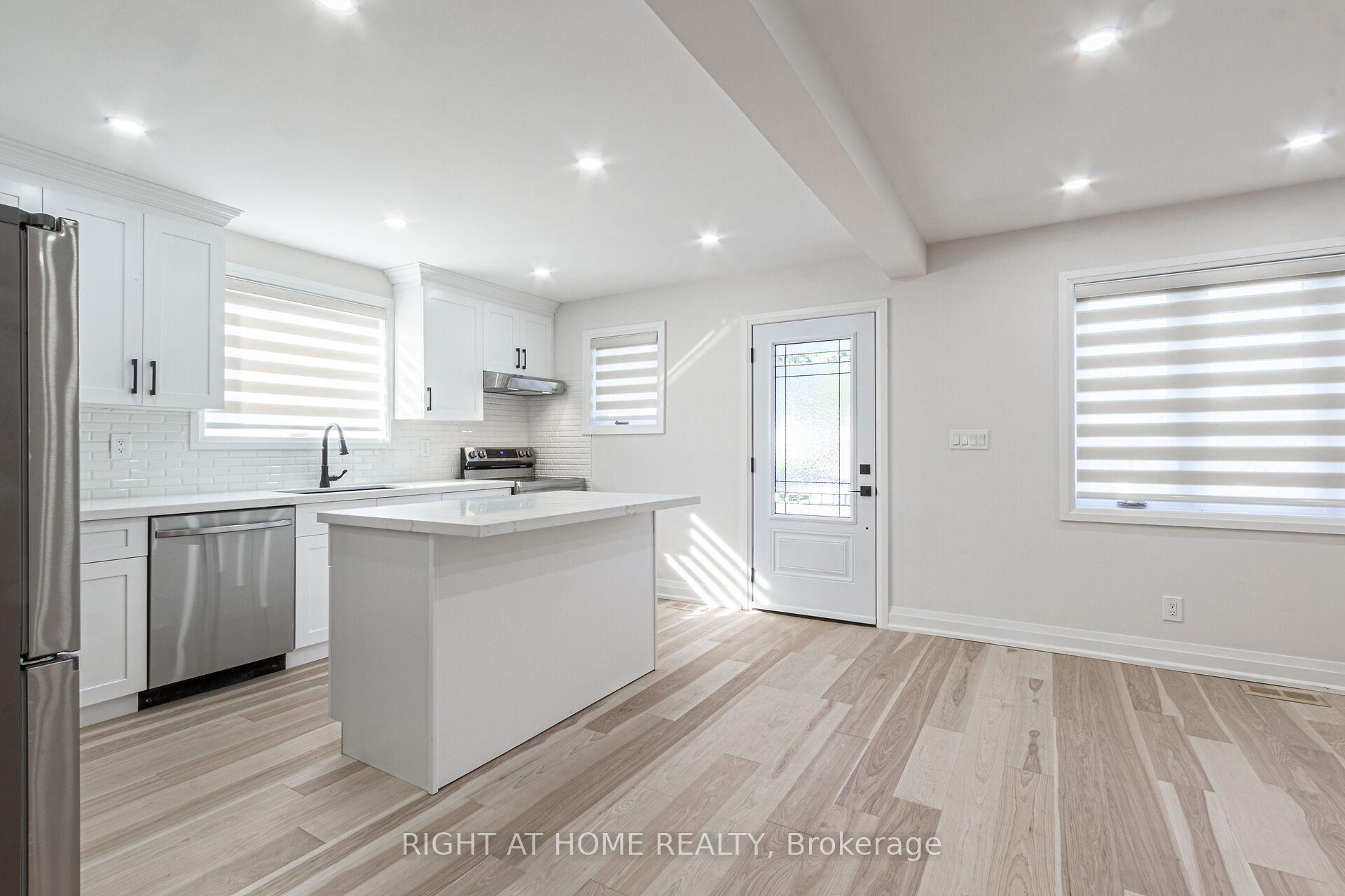 961 Victoria Pk Ave, Toronto, ON M4B2J4 | 2 Bedroom 2 Bathroom Detached House | Image 4