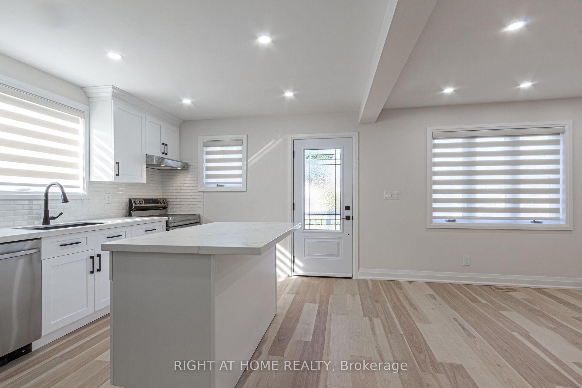 961 Victoria Pk Ave, Toronto, ON M4B2J4 | 2 Bedroom 2 Bathroom Detached House | Image 5