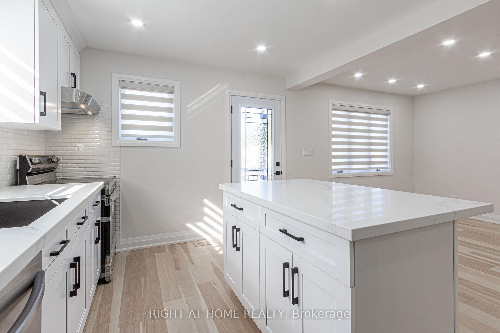 961 Victoria Pk Ave, Toronto, ON M4B2J4 | 2 Bedroom 2 Bathroom Detached House | Image 8