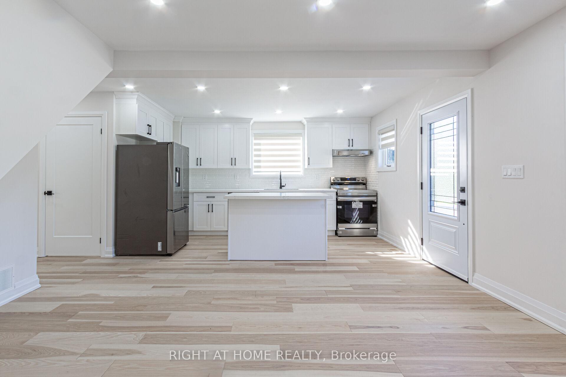 961 Victoria Pk Ave, Toronto, ON M4B2J4 | 2 Bedroom 2 Bathroom Detached House | Image 9