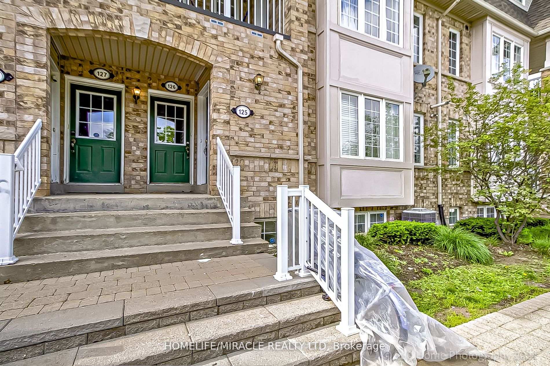 #125 - 42 Pinery Tr, Toronto, ON M1B6K2 | 3 Bedroom 2 Bathroom Condo Townhouse | Image 3