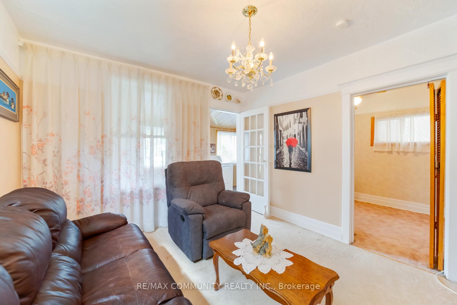 197 South Woodrow Blvd, Toronto, ON M1N3M1 | 2 Bedroom 1 Bathroom Detached House | Image 10