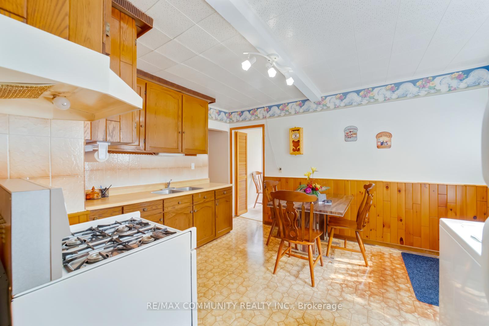 197 South Woodrow Blvd, Toronto, ON M1N3M1 | 2 Bedroom 1 Bathroom Detached House | Image 11