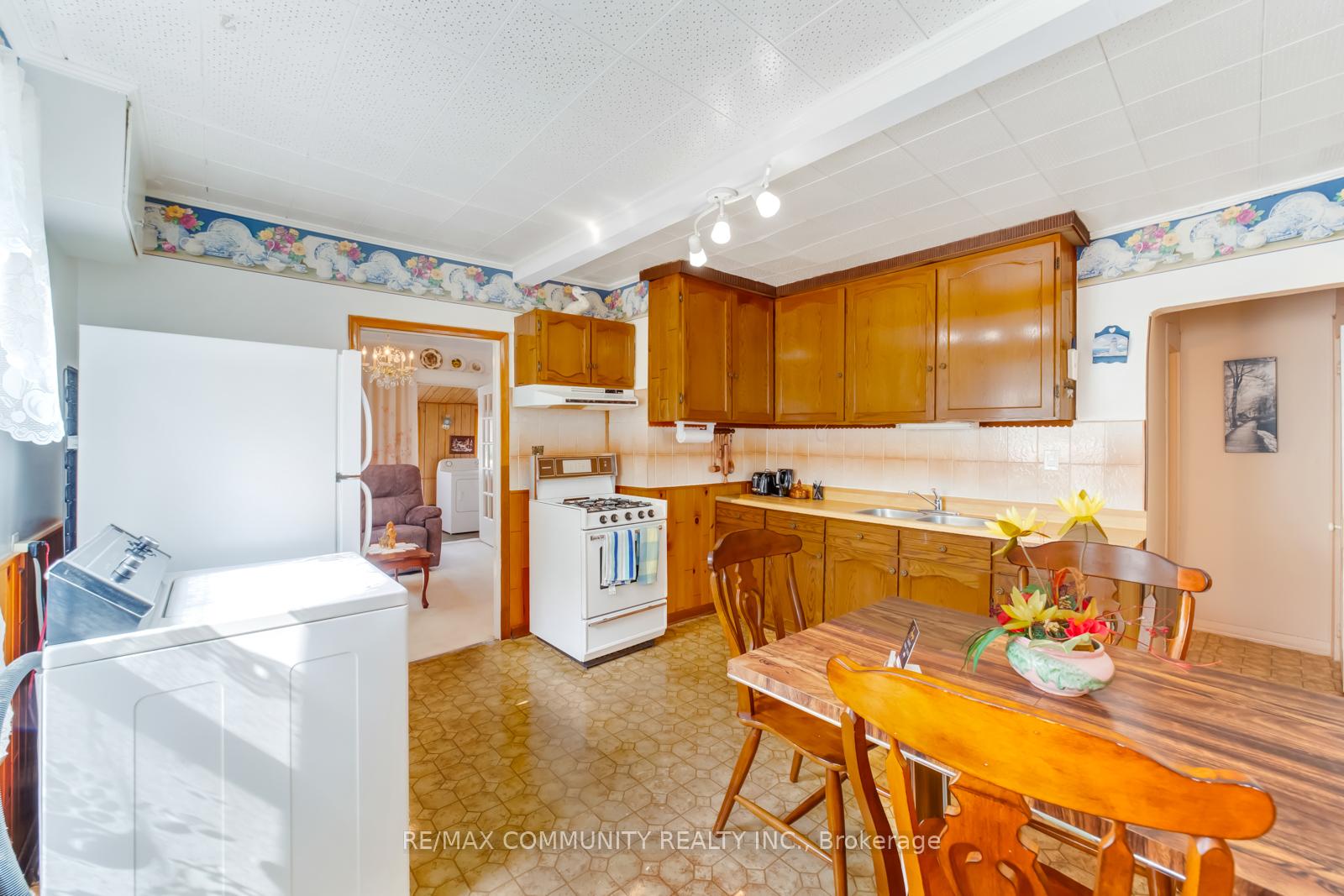 197 South Woodrow Blvd, Toronto, ON M1N3M1 | 2 Bedroom 1 Bathroom Detached House | Image 13