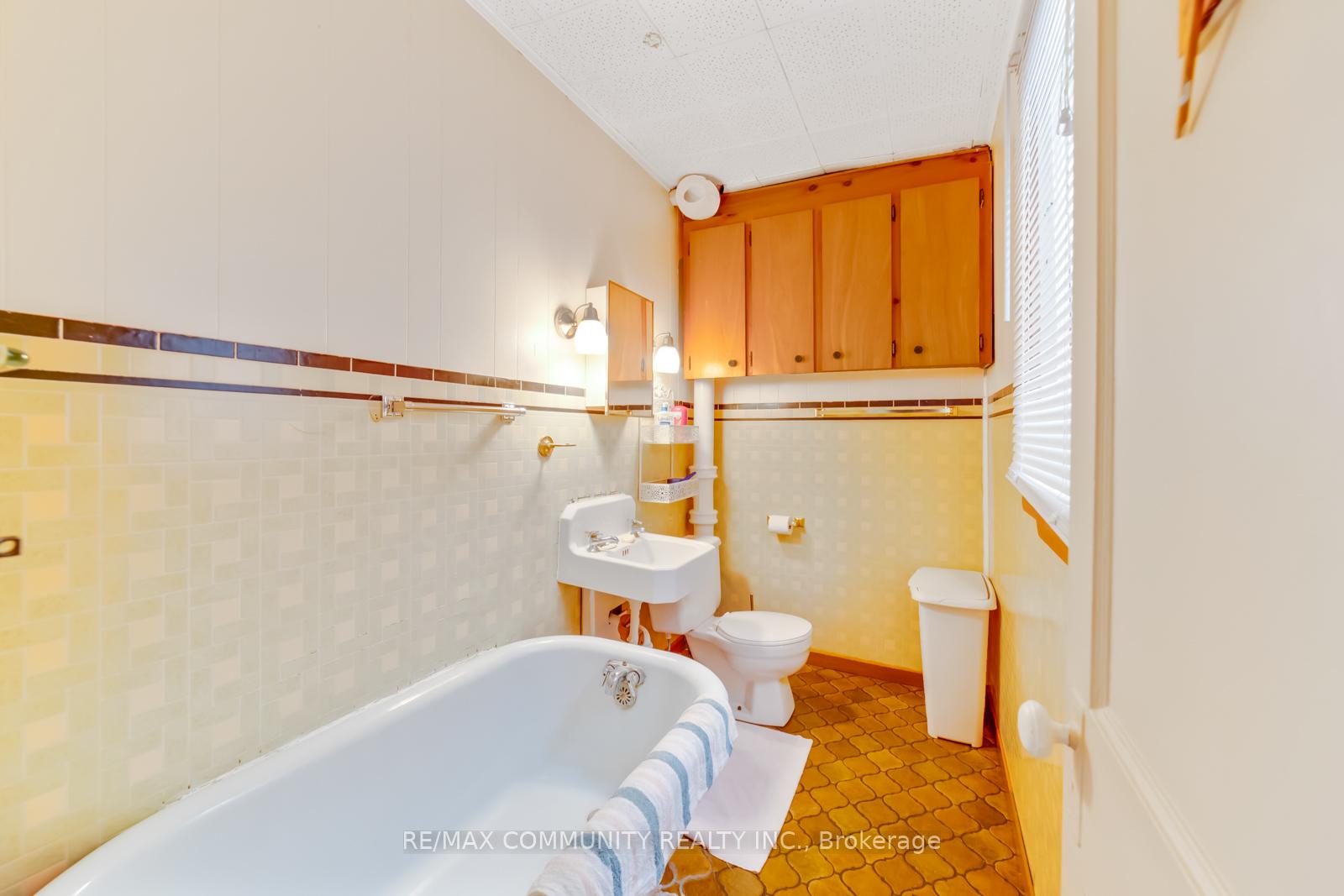 197 South Woodrow Blvd, Toronto, ON M1N3M1 | 2 Bedroom 1 Bathroom Detached House | Image 18