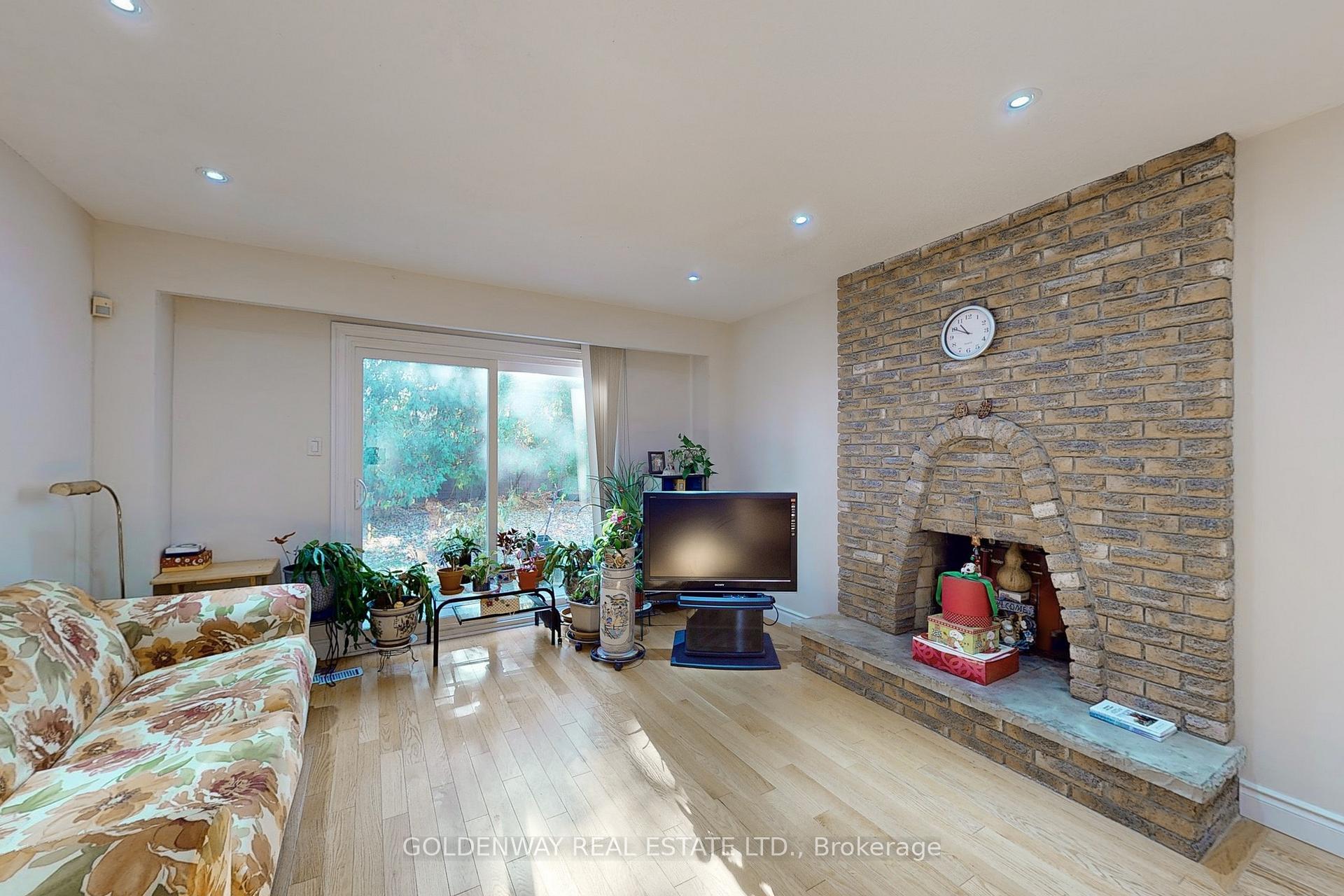 86 Bushmills Sq, Toronto, ON M1V1J4 | 4 Bedroom 3 Bathroom Detached House | Image 11