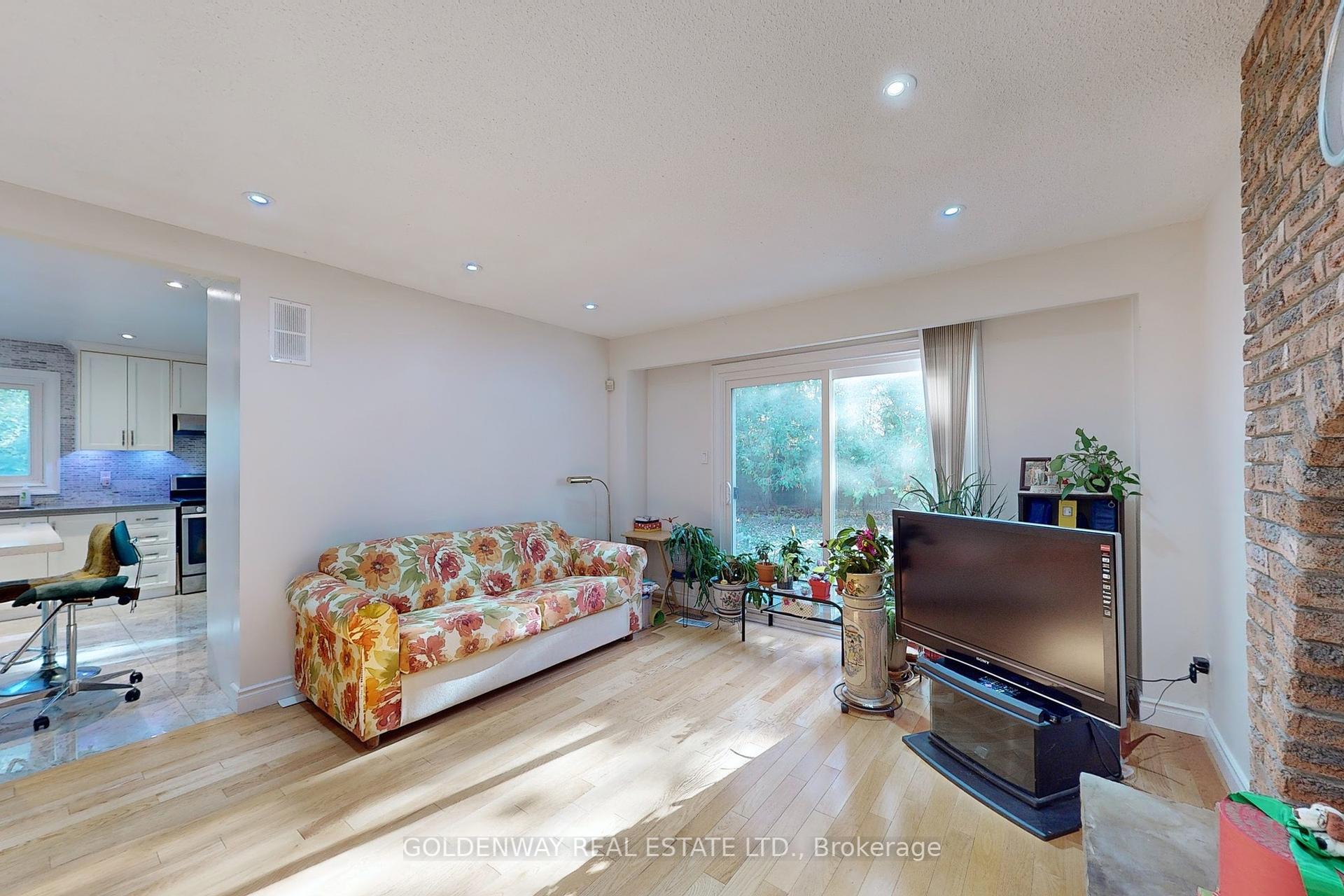 86 Bushmills Sq, Toronto, ON M1V1J4 | 4 Bedroom 3 Bathroom Detached House | Image 12