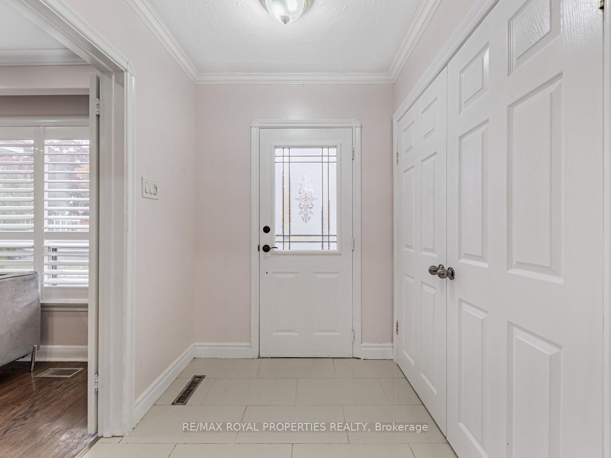 6 Wortham Dr, Toronto, ON M1G1W4 | 3 Bedroom 2 Bathroom Detached House | Image 4