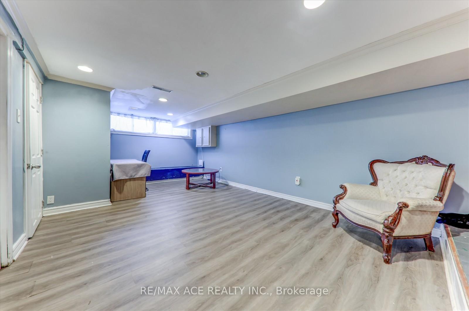 126 Porchester Dr W, Toronto, ON M1J2R7 | 3 Bedroom 2 Bathroom Detached House | Image 26
