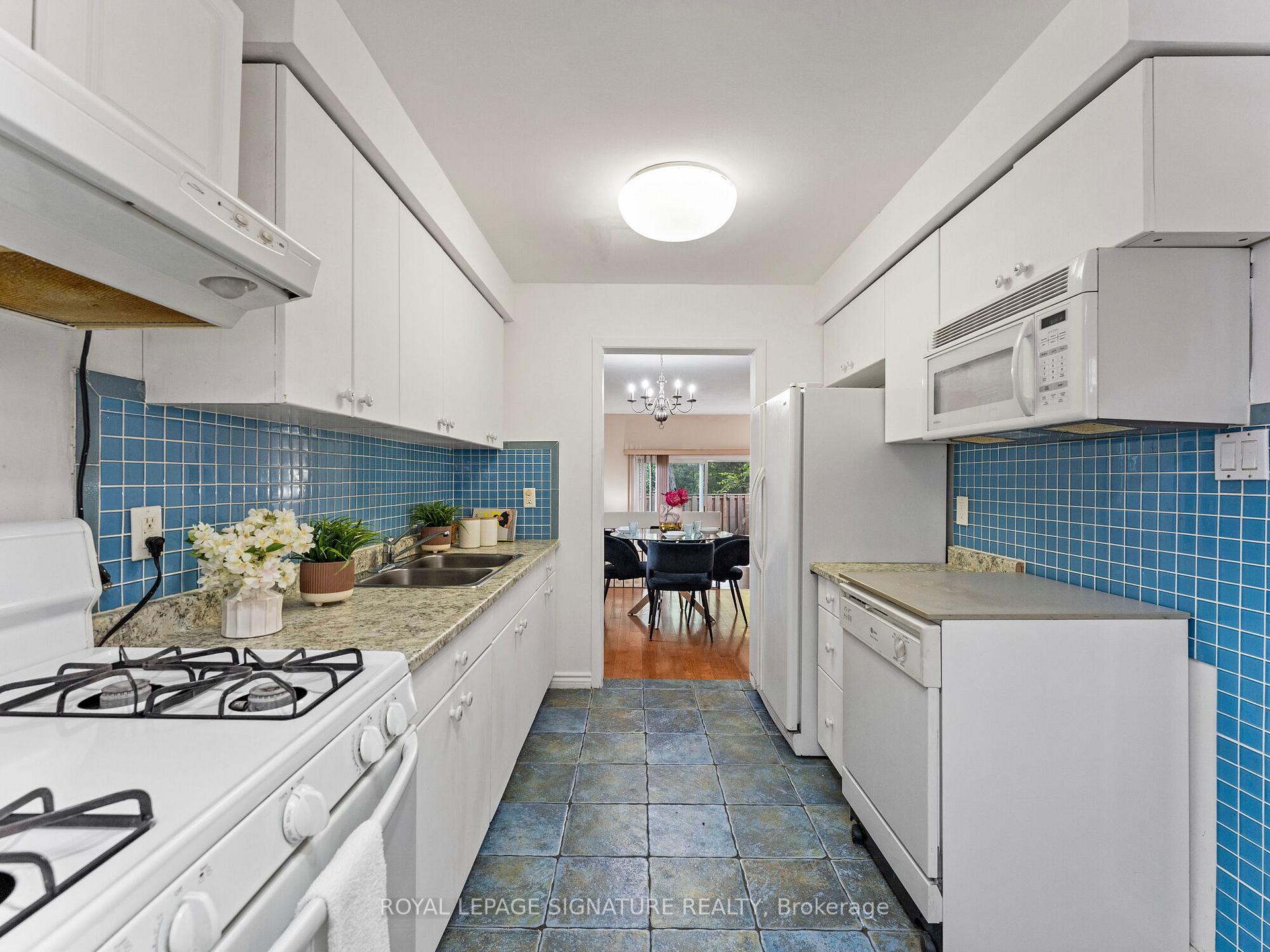#16 - 20 Hainford St, Toronto, ON M1E4Y5 | 3 Bedroom 2 Bathroom Condo Townhouse | Image 8