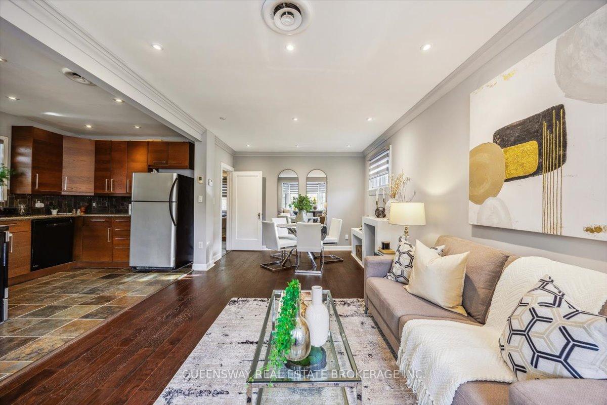 1267 Kingston Rd, Toronto, ON M1N1P4 | 2 Bedroom 1 Bathroom Detached House | Image 4