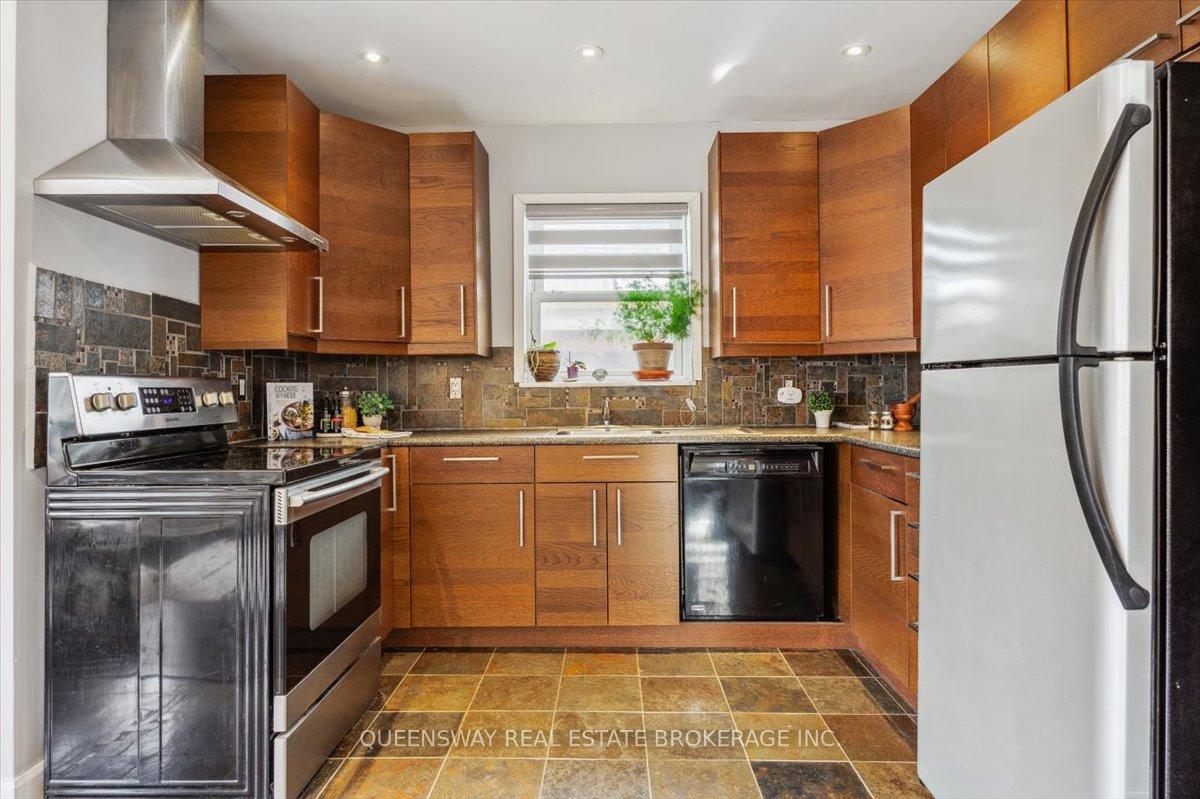 1267 Kingston Rd, Toronto, ON M1N1P4 | 2 Bedroom 1 Bathroom Detached House | Image 8