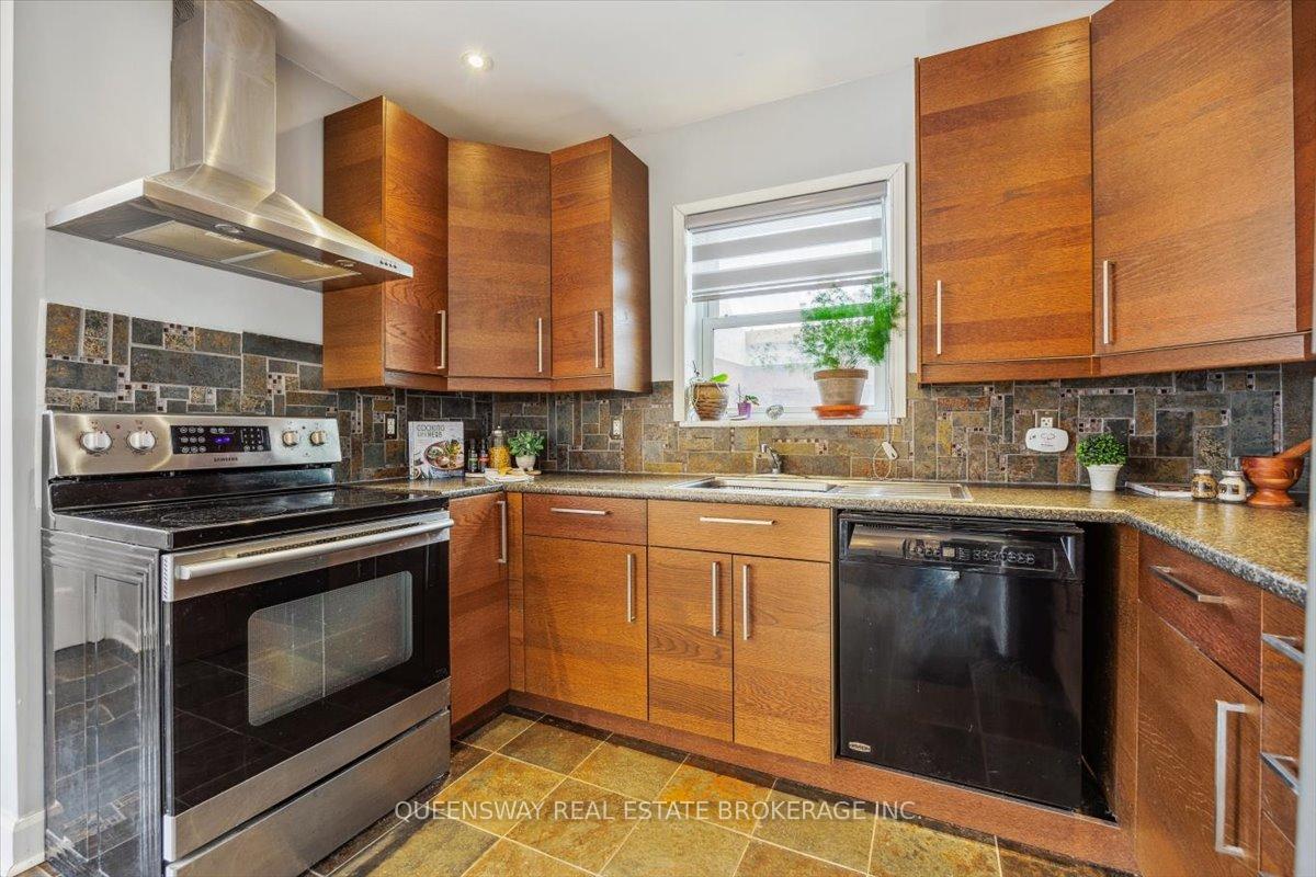 1267 Kingston Rd, Toronto, ON M1N1P4 | 2 Bedroom 1 Bathroom Detached House | Image 9