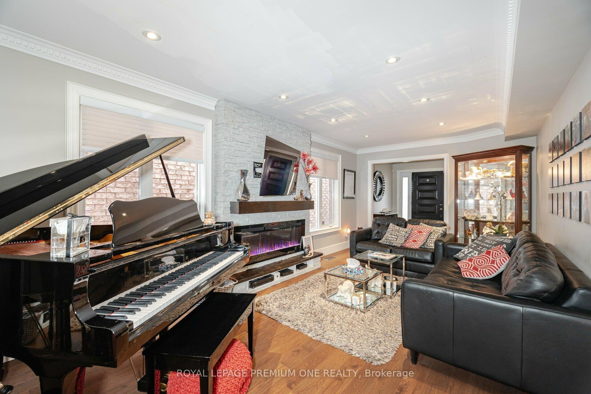 27 Giotto Cres, Vaughan, ON L6A3N7 | 4 Bedroom 4 Bathroom Detached House | Image 4