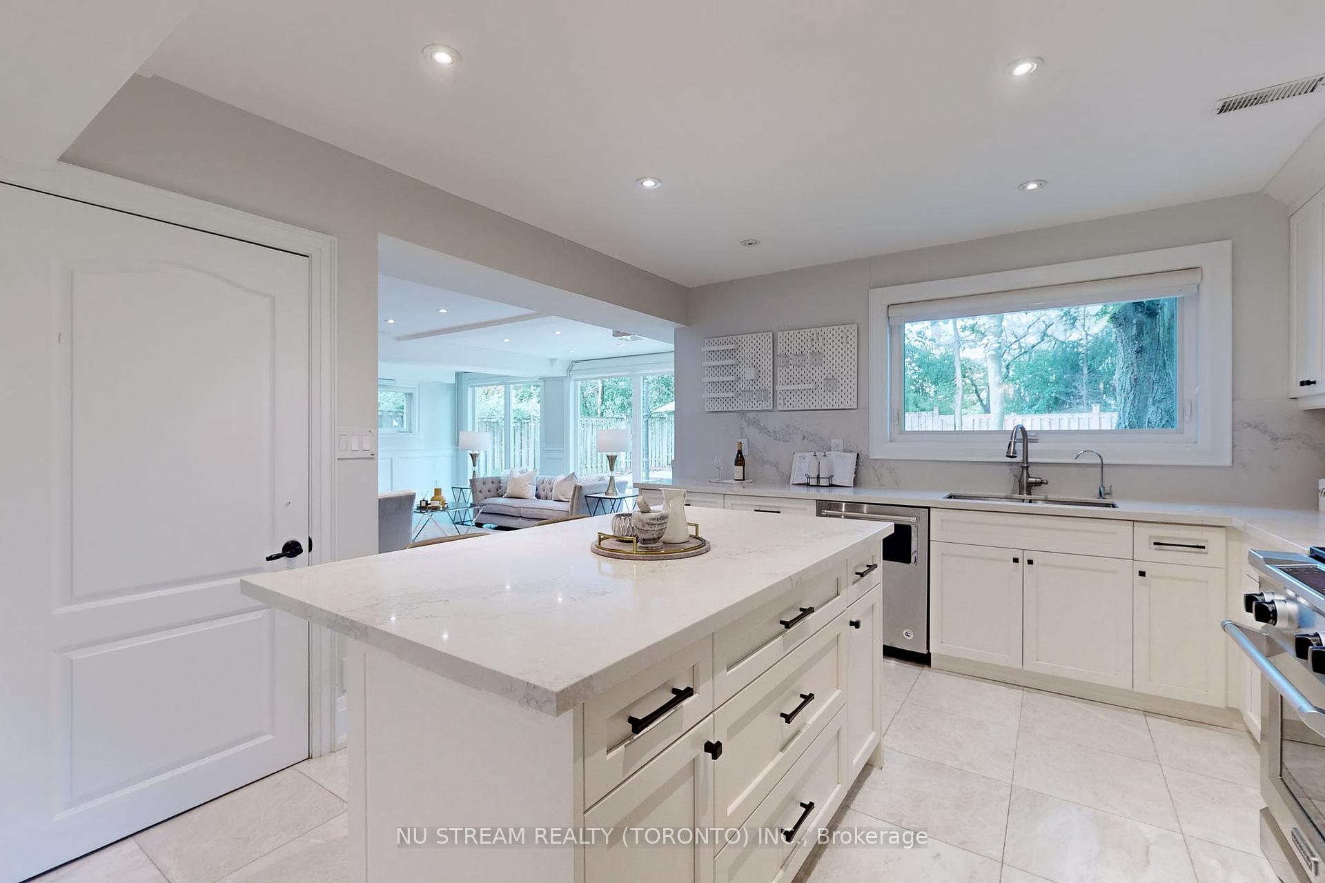 26 Liebeck Cres, Markham, ON L3R1Y5 | 5 Bedroom 6 Bathroom Detached House | Image 9