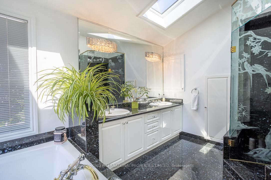 26 Wembley Ave, Markham, ON L3R2A9 | 5 Bedroom 5 Bathroom Detached House | Image 10