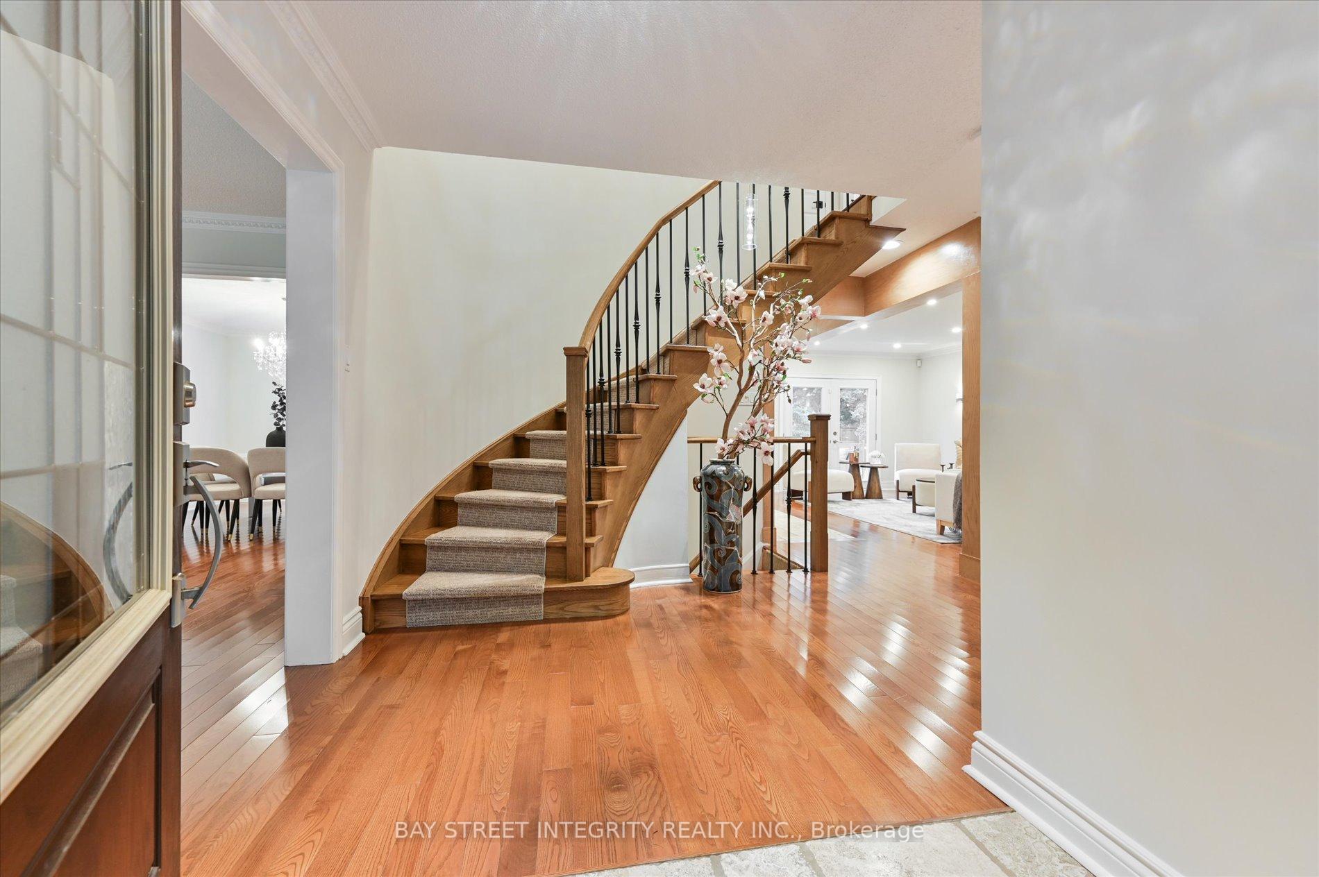 9 Ritter Cres, Markham, ON L3R4K4 | 5 Bedroom 4 Bathroom Detached House | Image 3
